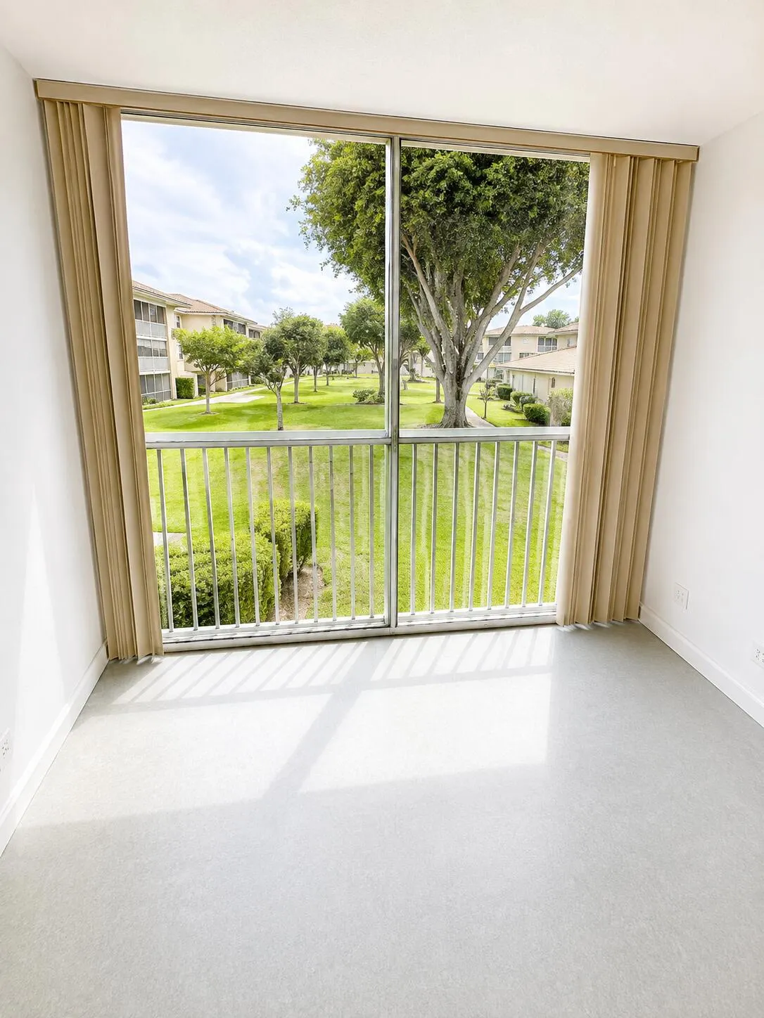 400 VILLAGE GREEN Circle W #205