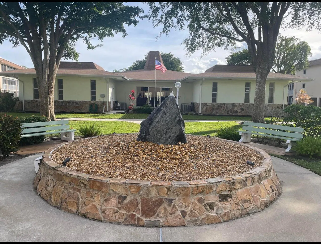 400 VILLAGE GREEN Circle W #205