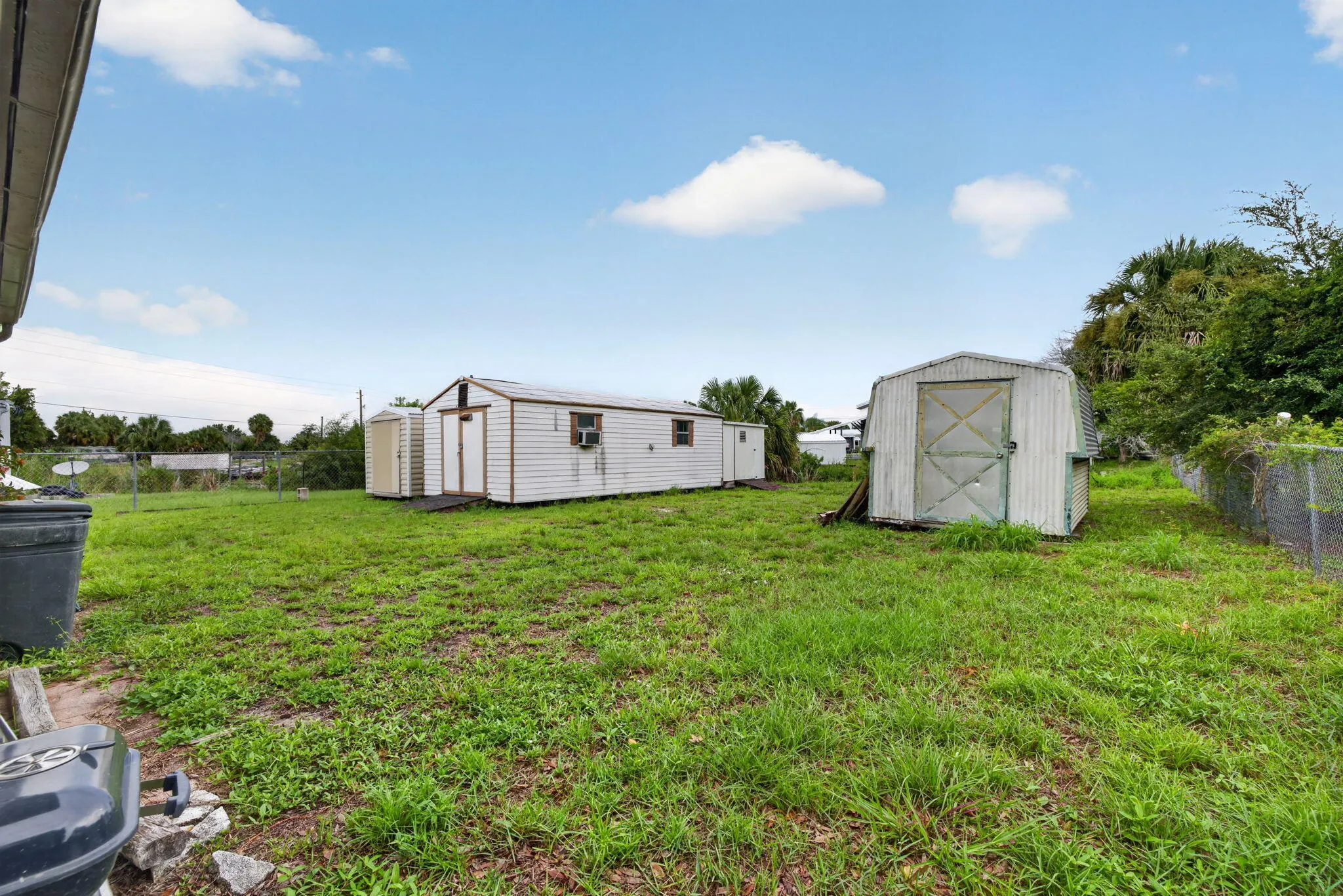 1033 HUNTER Road