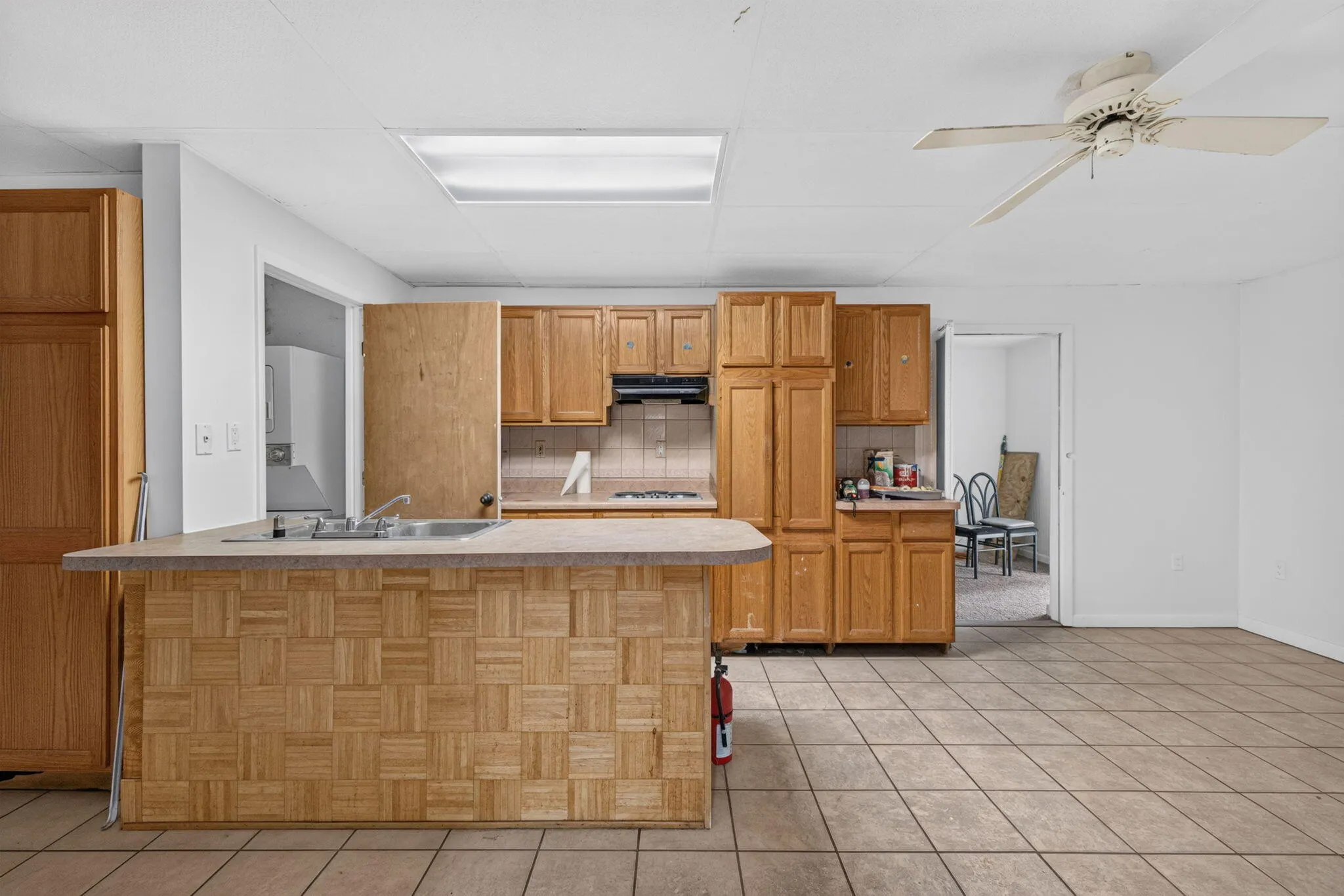 1033 HUNTER Road