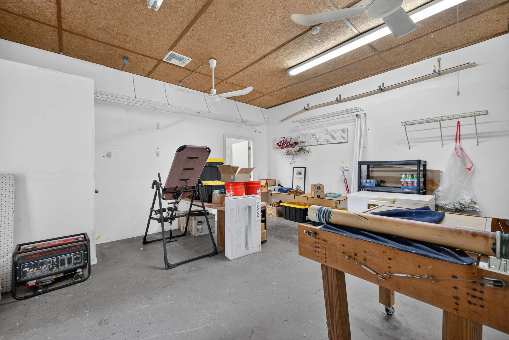 1033 HUNTER Road