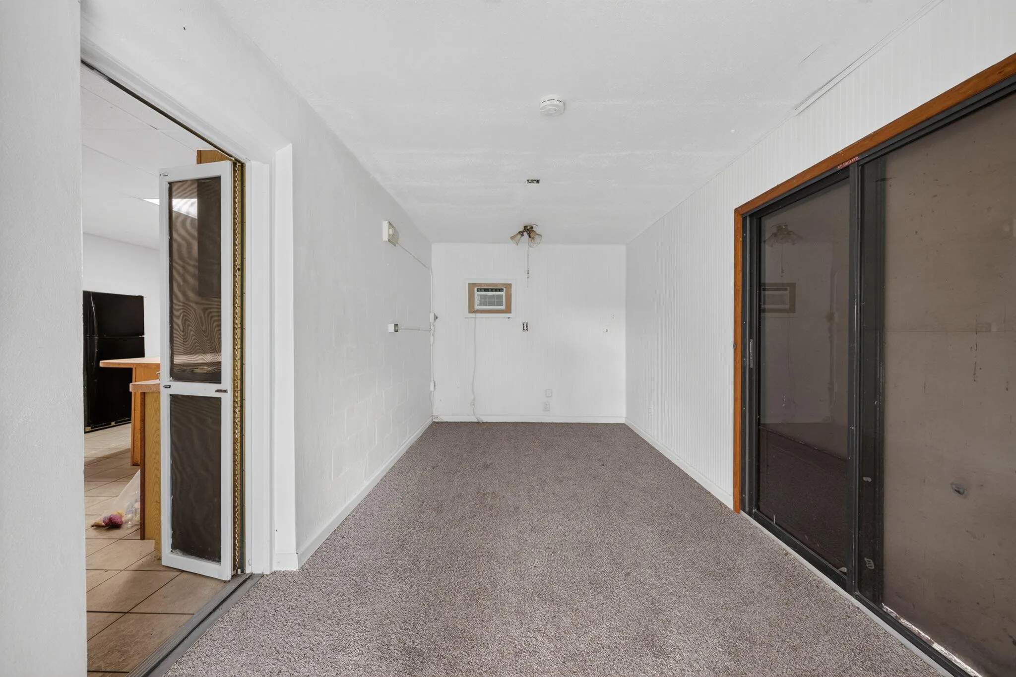 1033 HUNTER Road