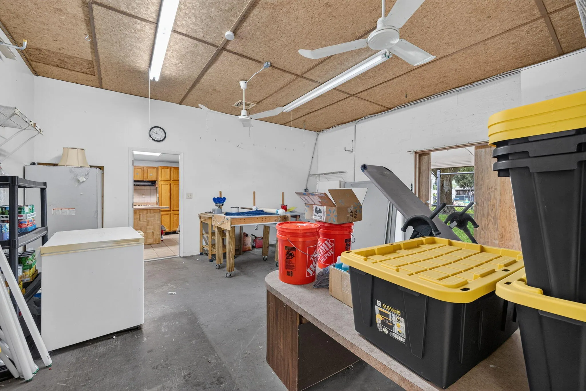 1033 HUNTER Road