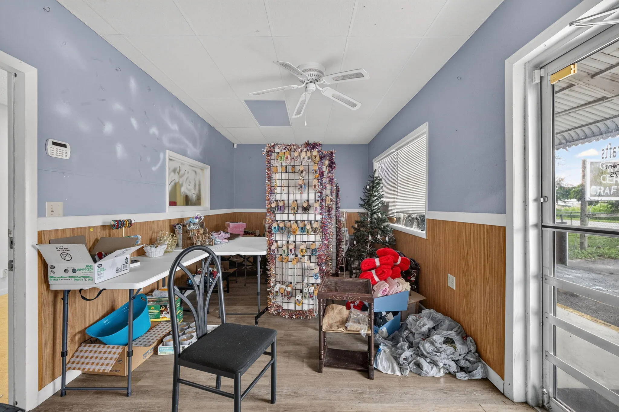 1033 HUNTER Road