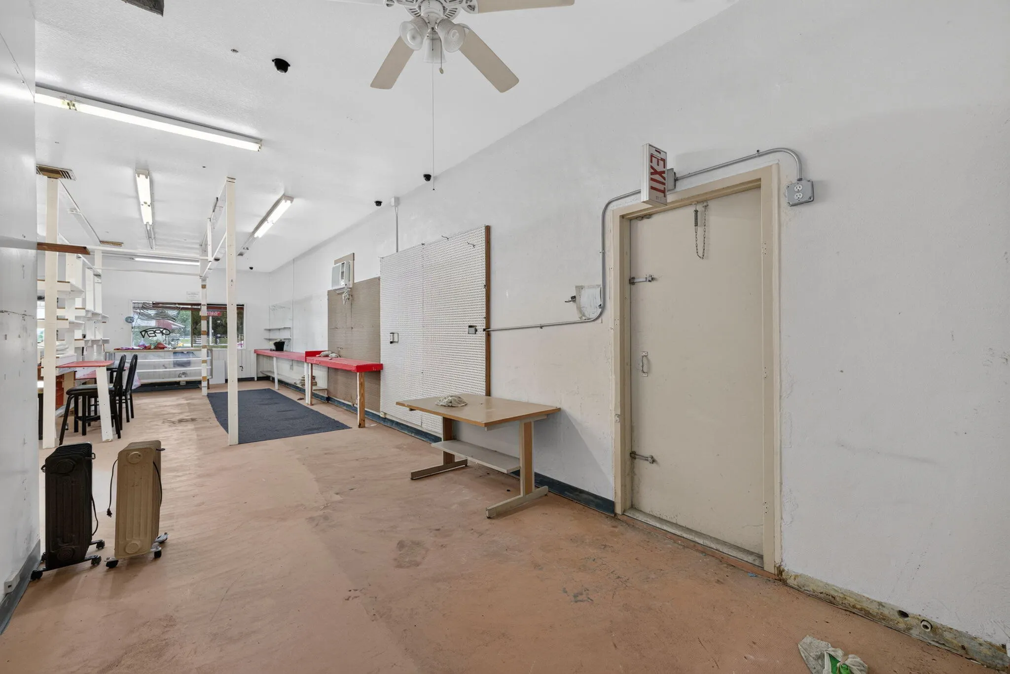 1033 HUNTER Road
