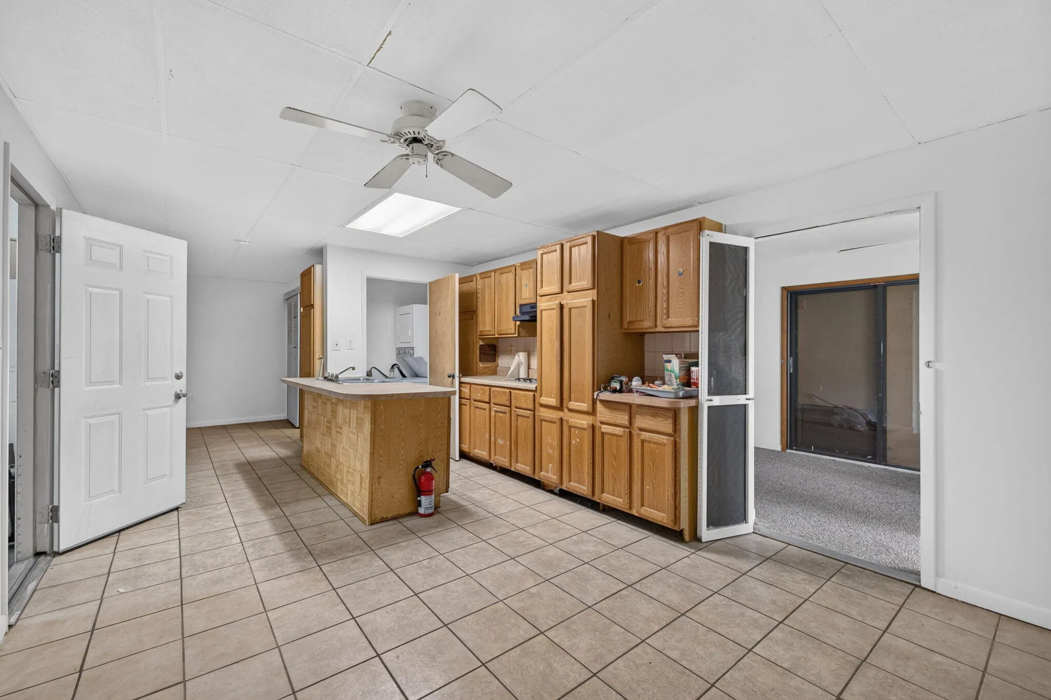 1033 HUNTER Road