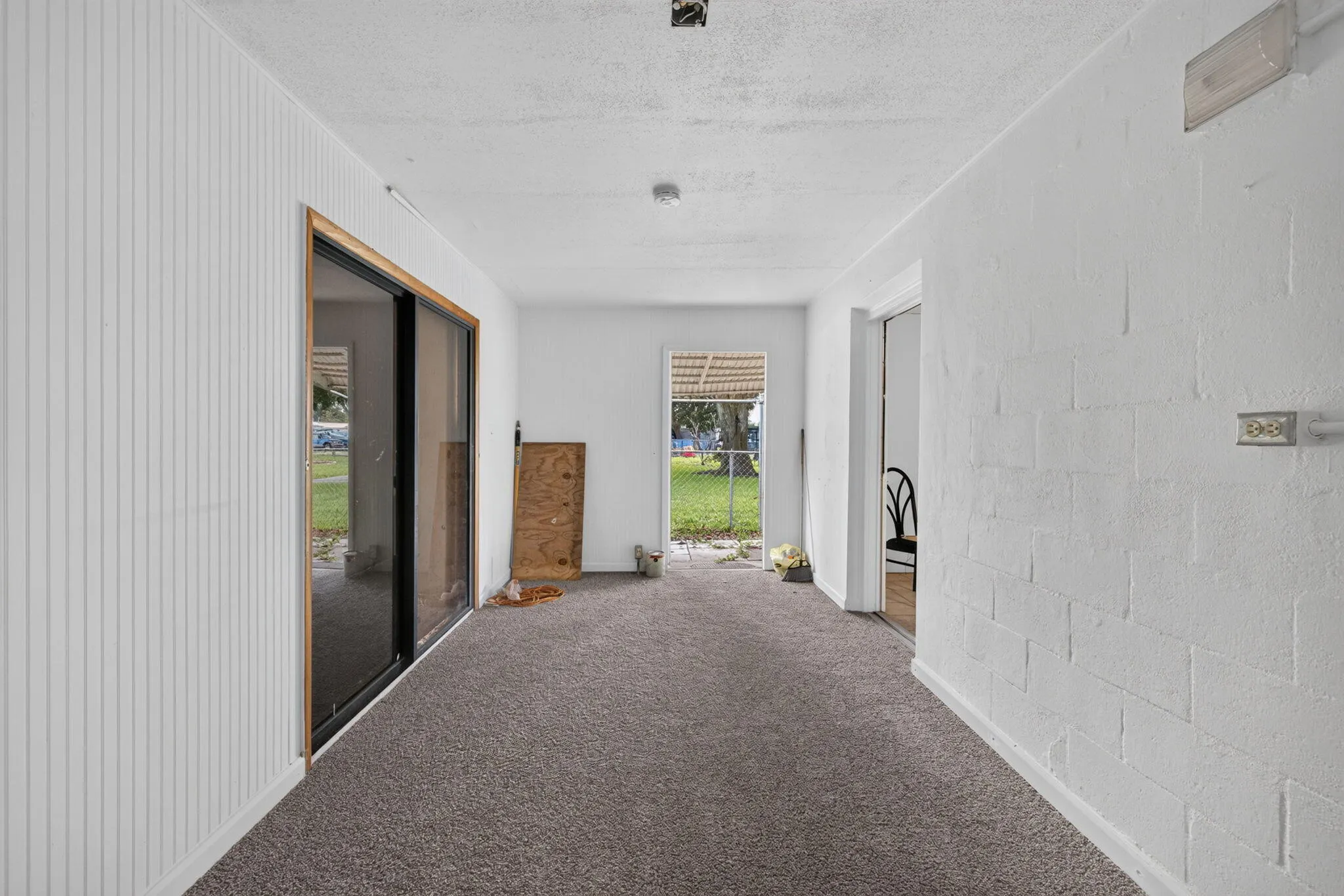 1033 HUNTER Road