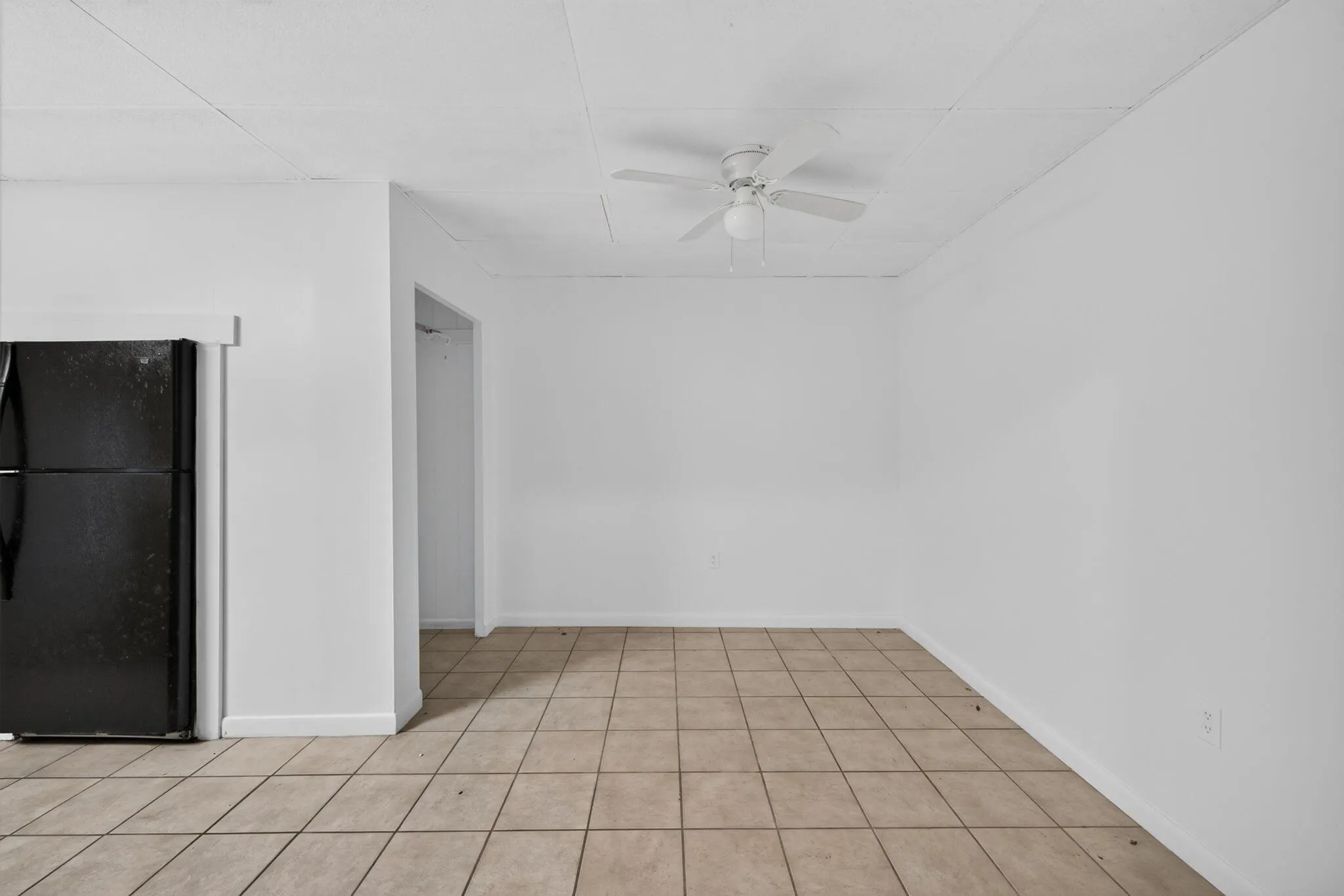1033 HUNTER Road