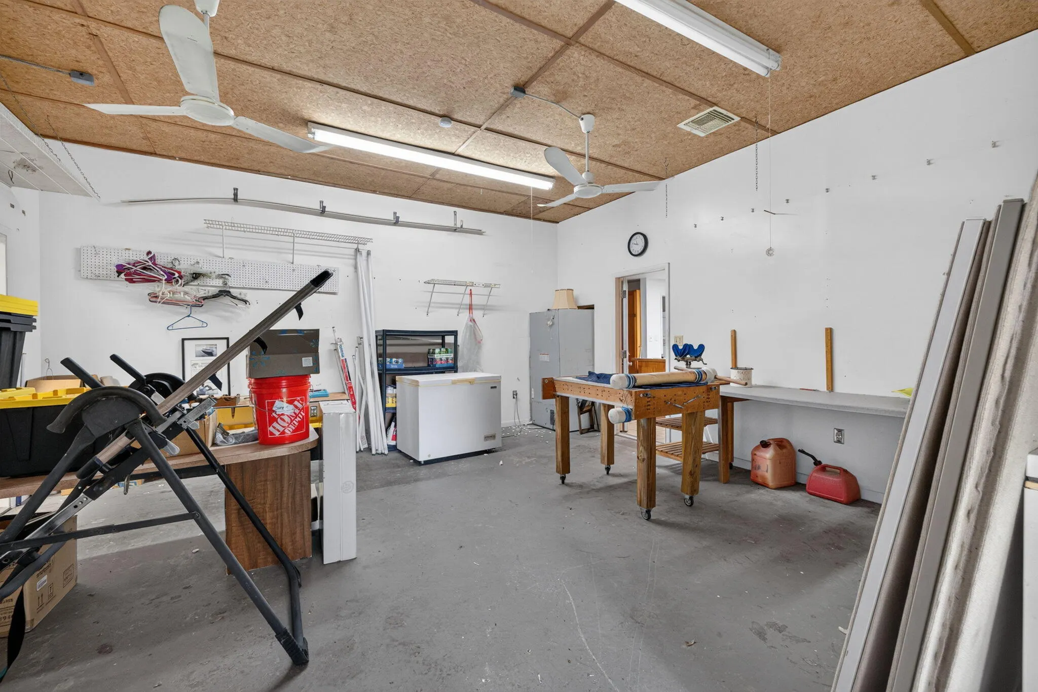 1033 HUNTER Road