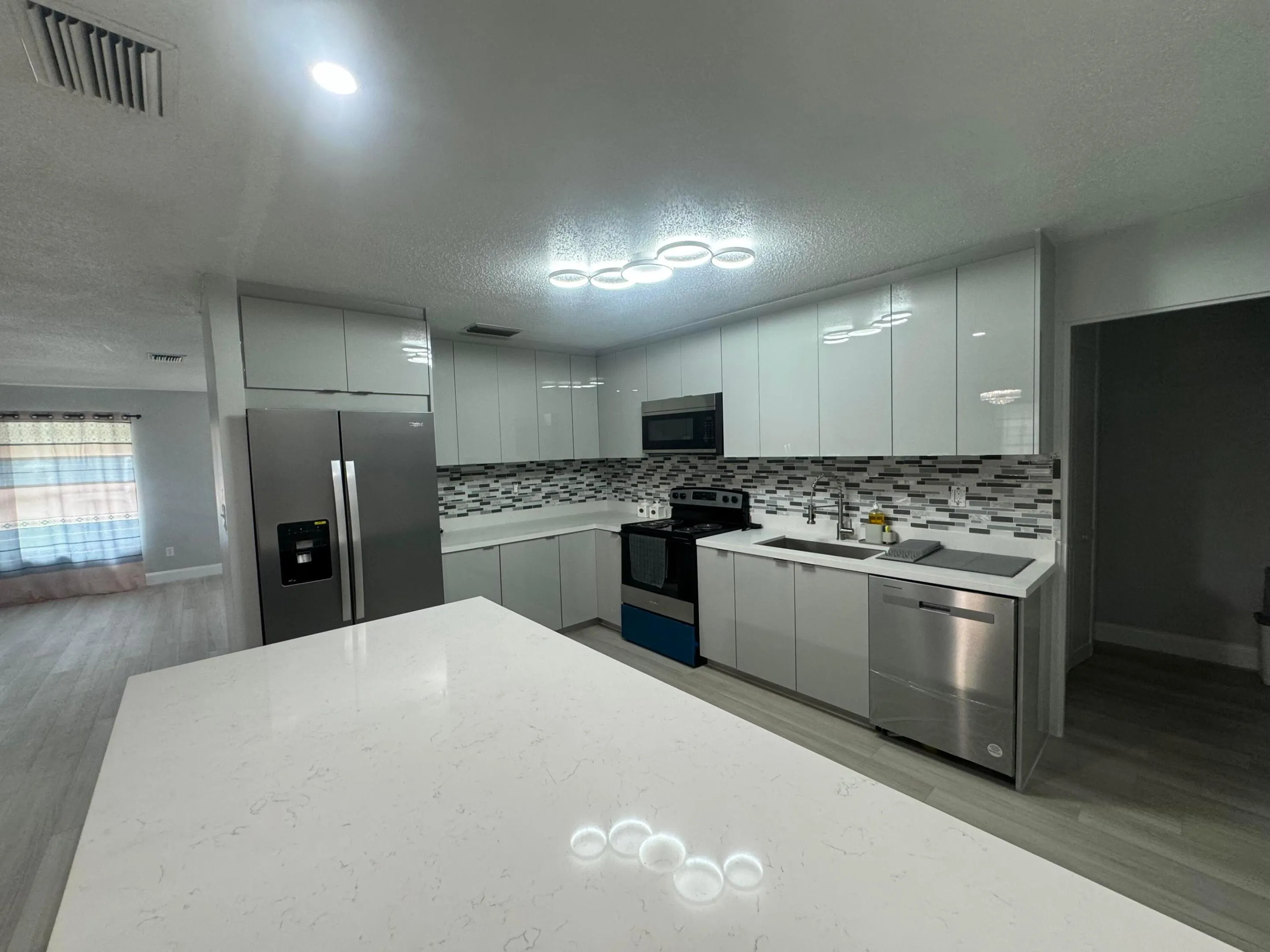 534 E DEL MONTE Avenue