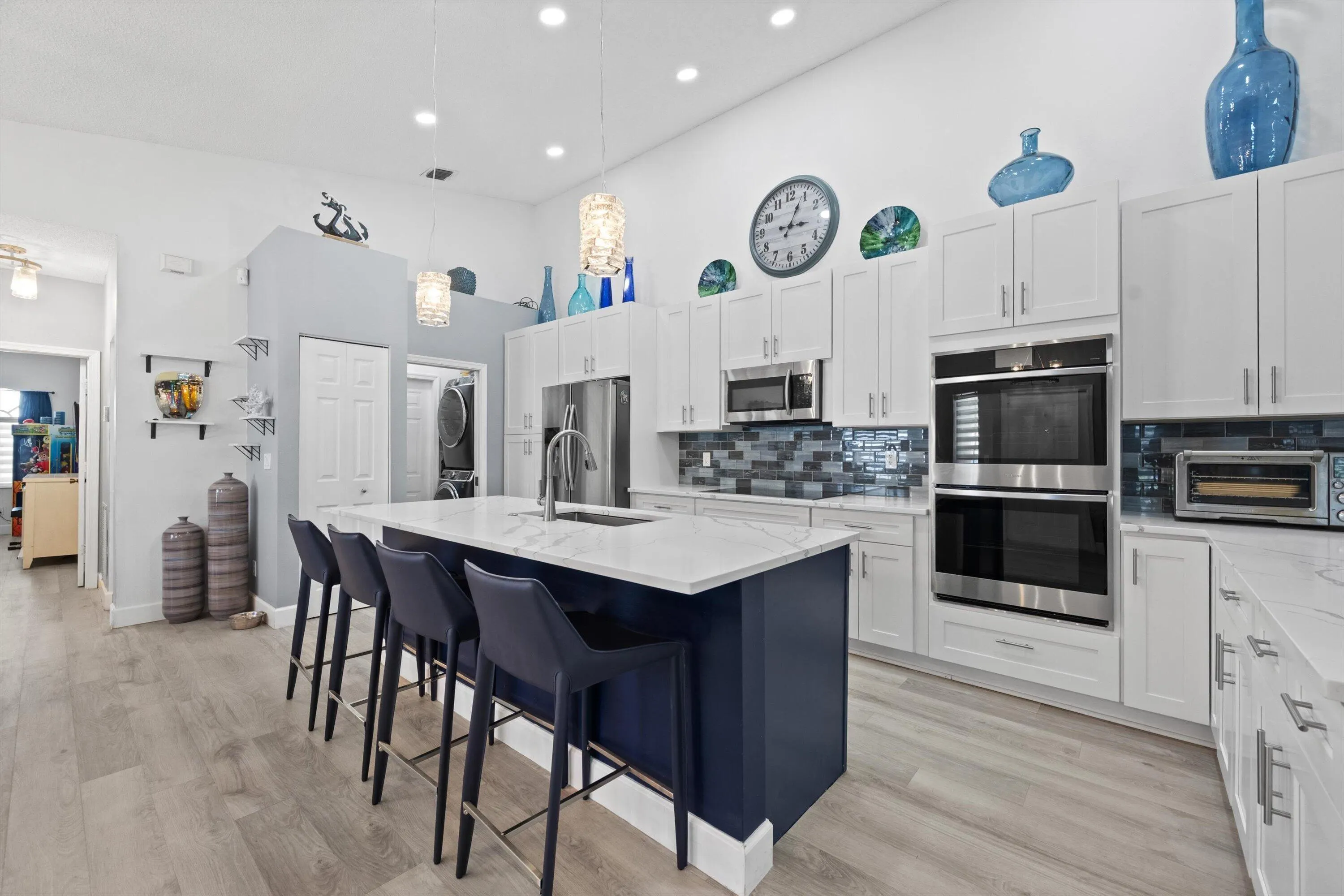 10761 PELICAN Drive