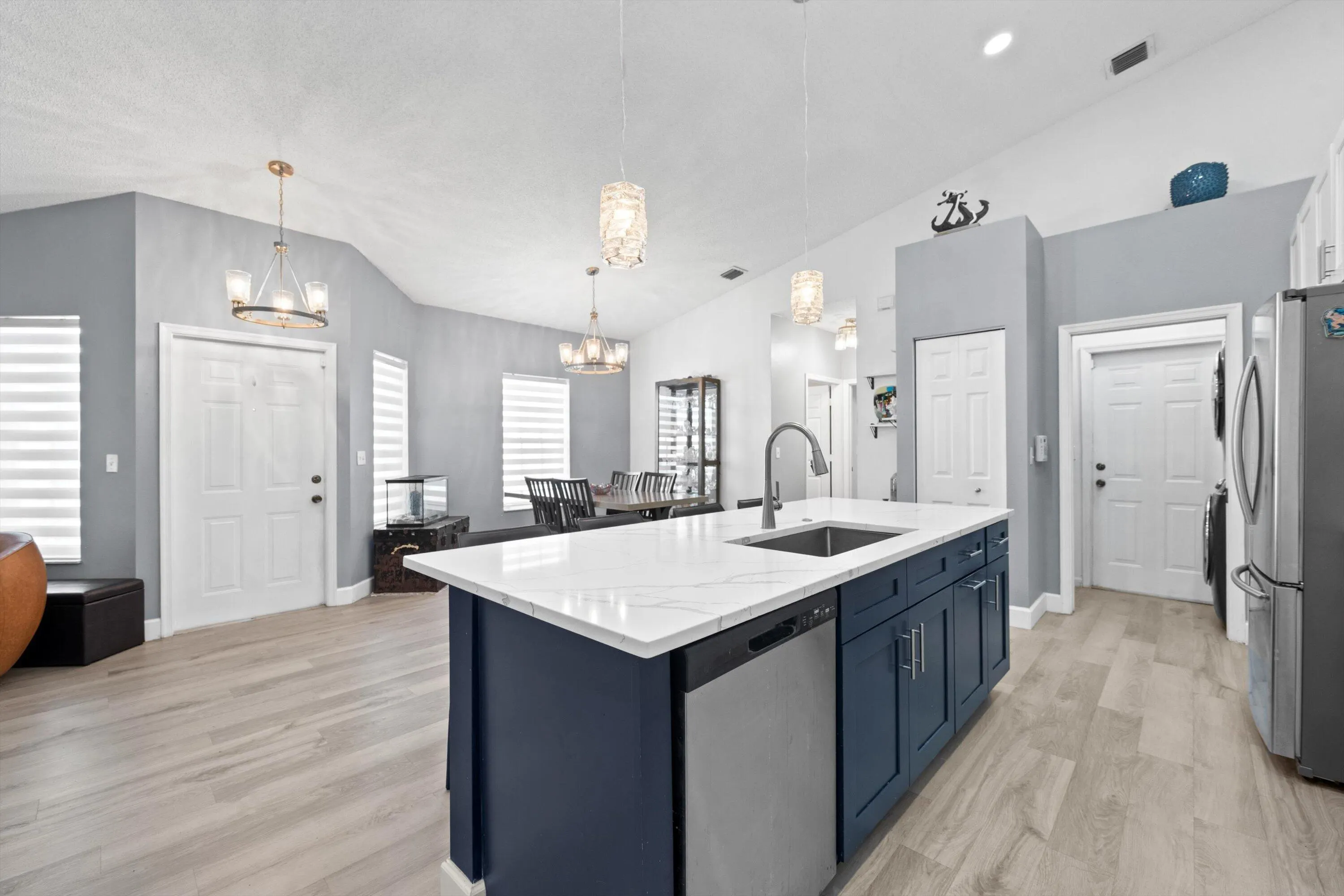 10761 PELICAN Drive