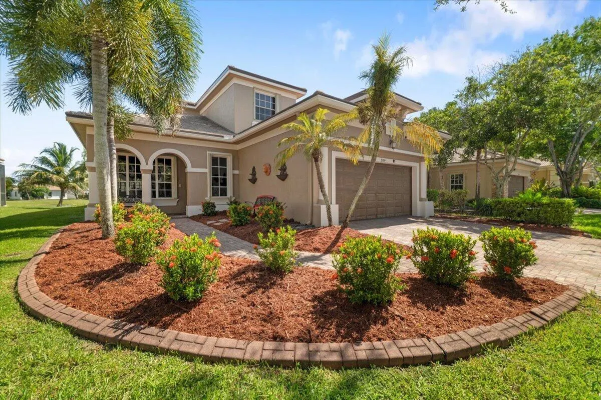 12390 NW 78th Manor