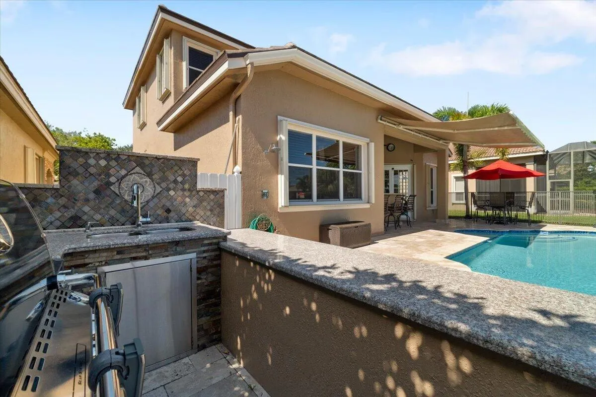 12390 NW 78th Manor