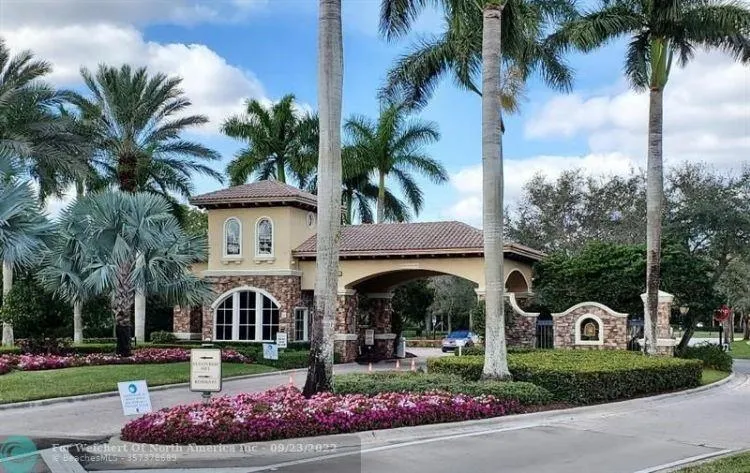 12390 NW 78th Manor