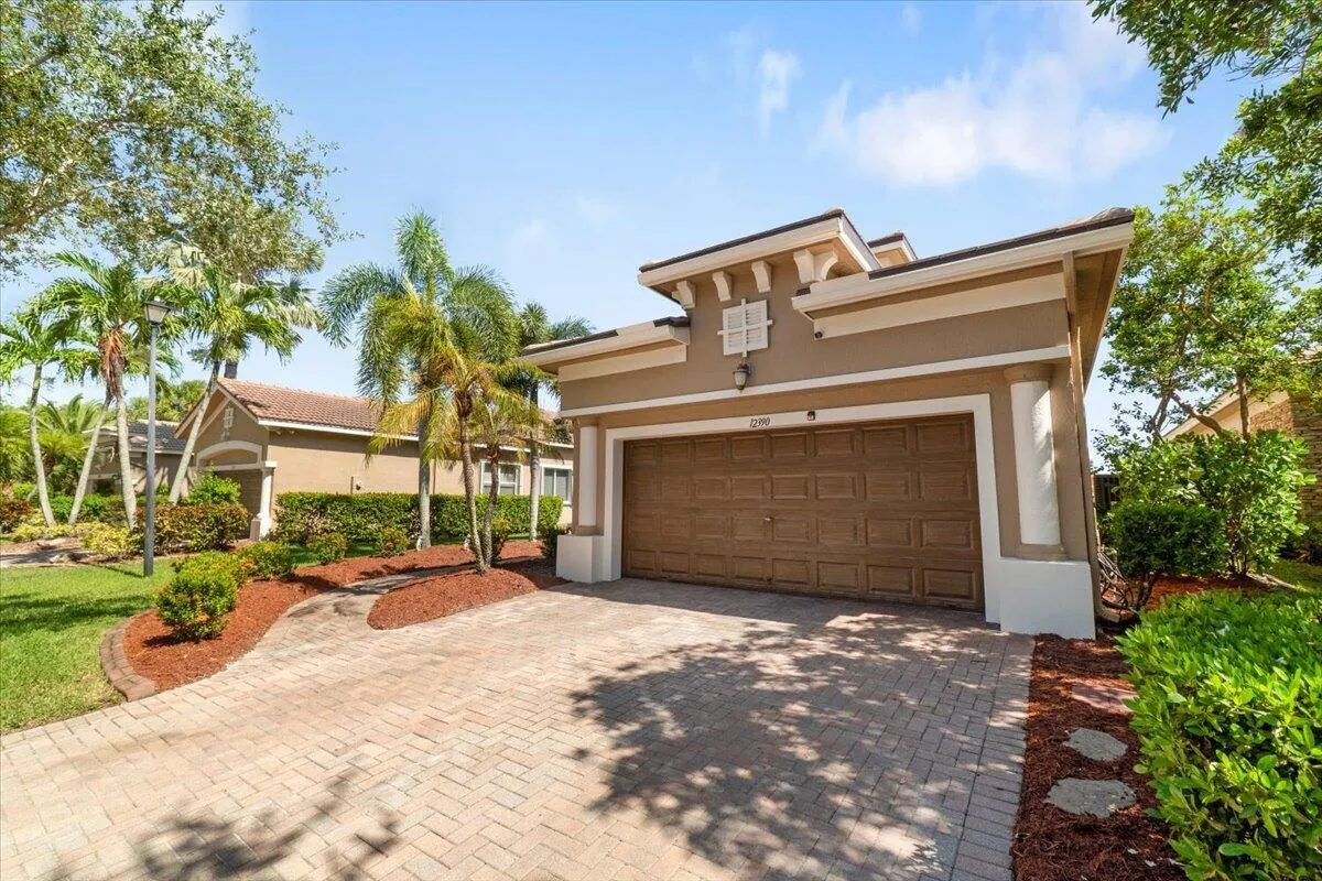 12390 NW 78th Manor