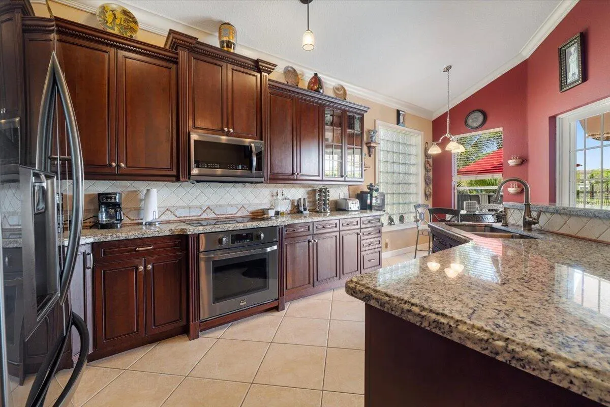 12390 NW 78th Manor