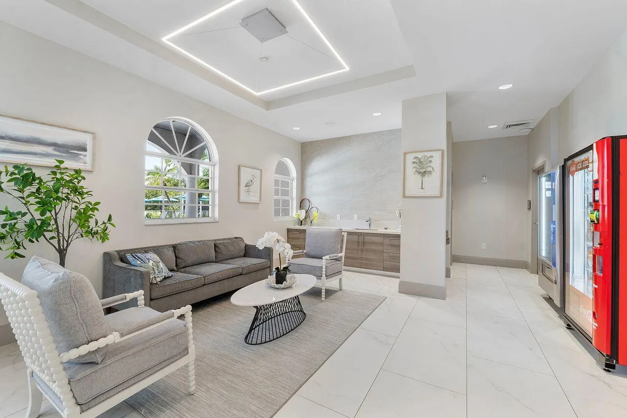 12390 NW 78th Manor