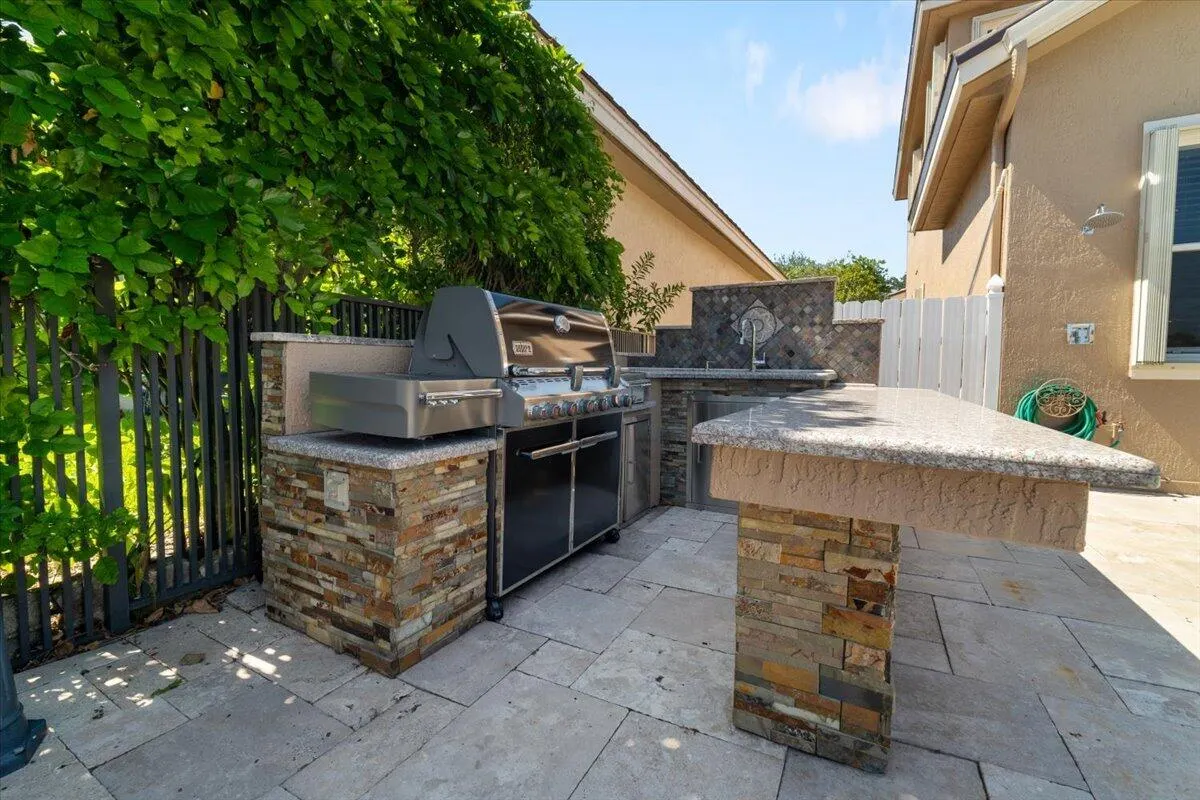 12390 NW 78th Manor