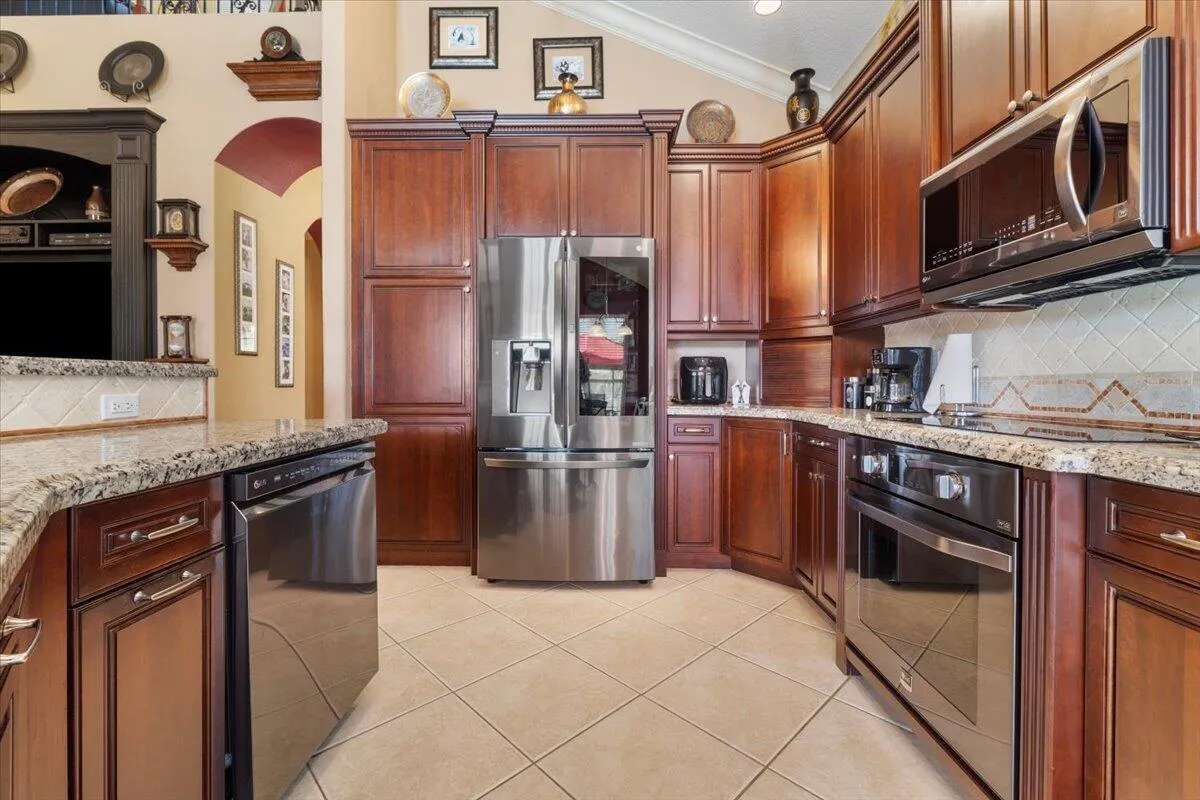 12390 NW 78th Manor