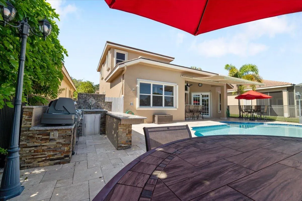 12390 NW 78th Manor