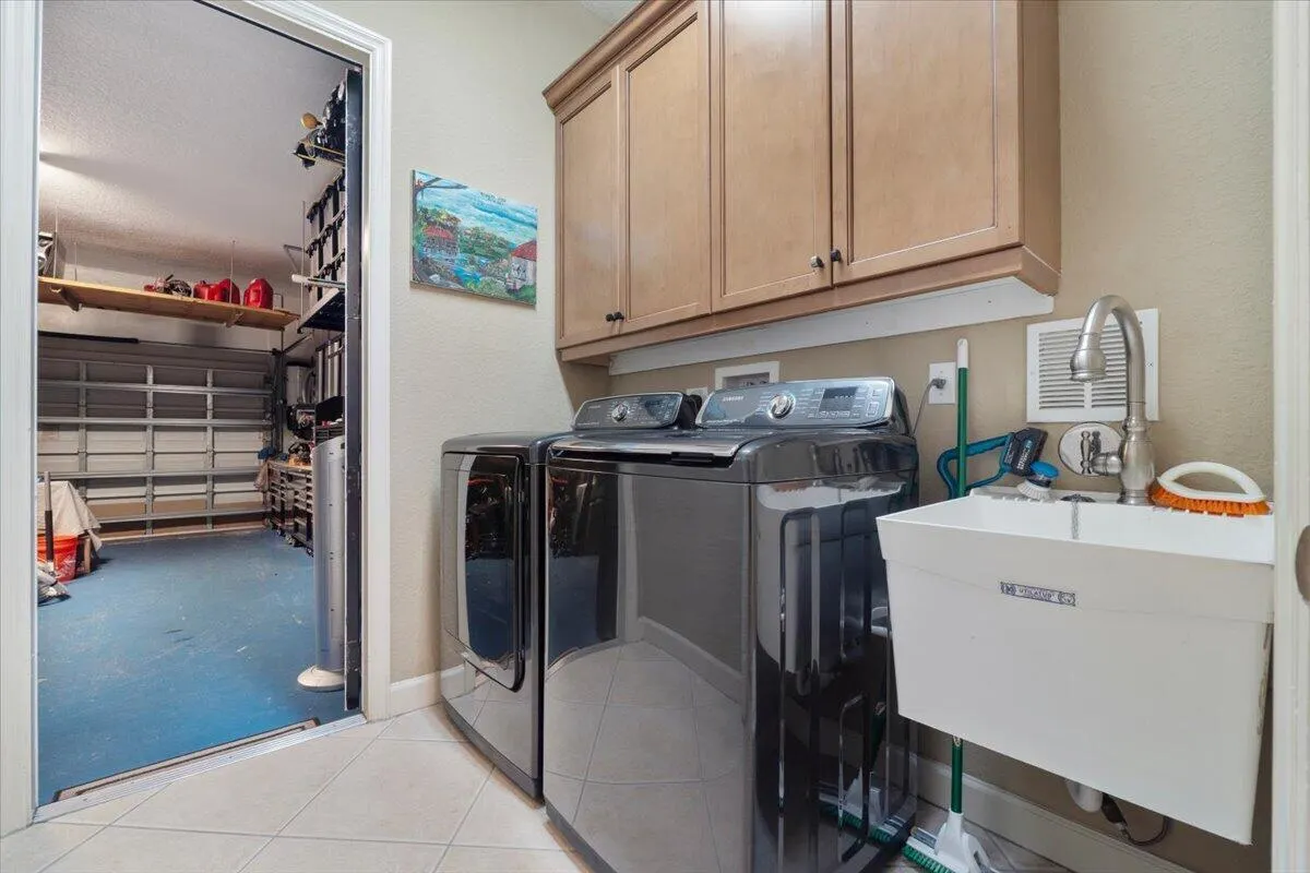 12390 NW 78th Manor