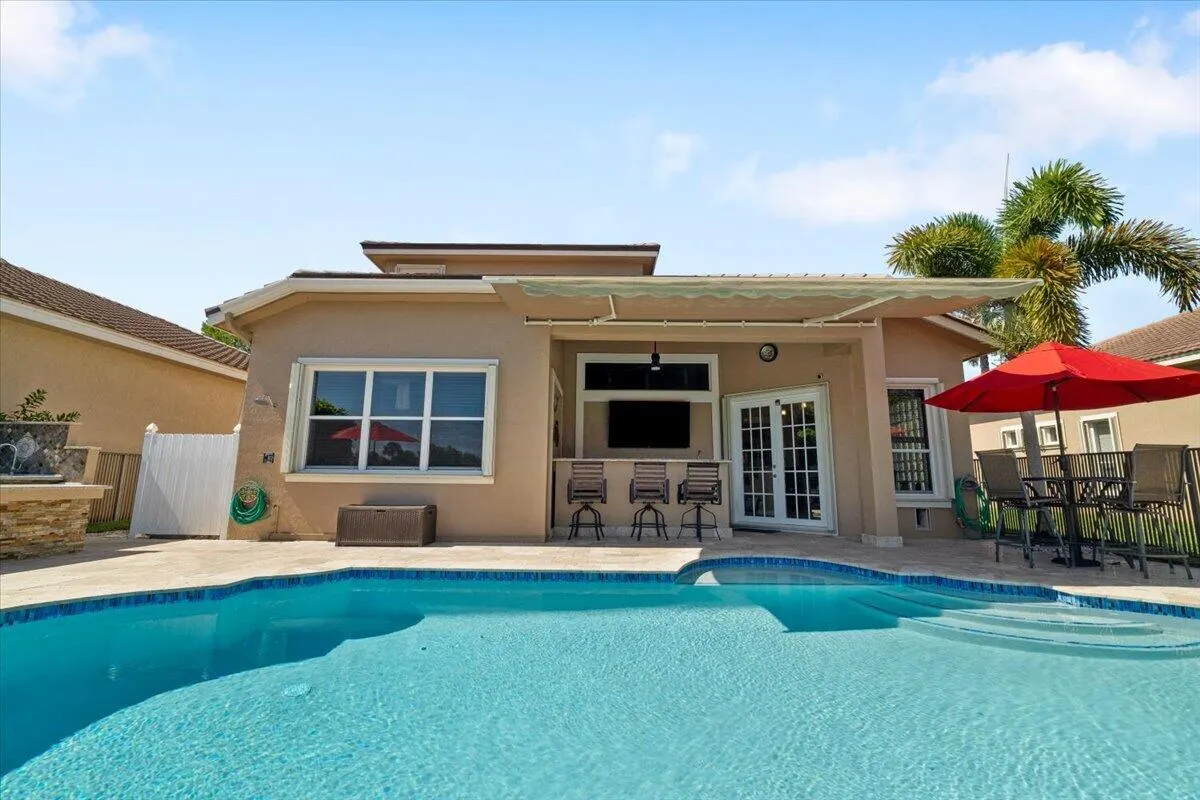 12390 NW 78th Manor