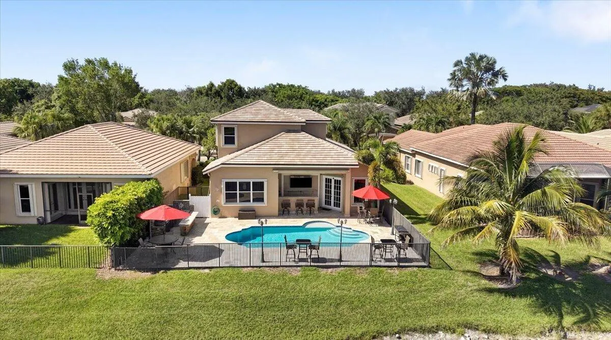 12390 NW 78th Manor