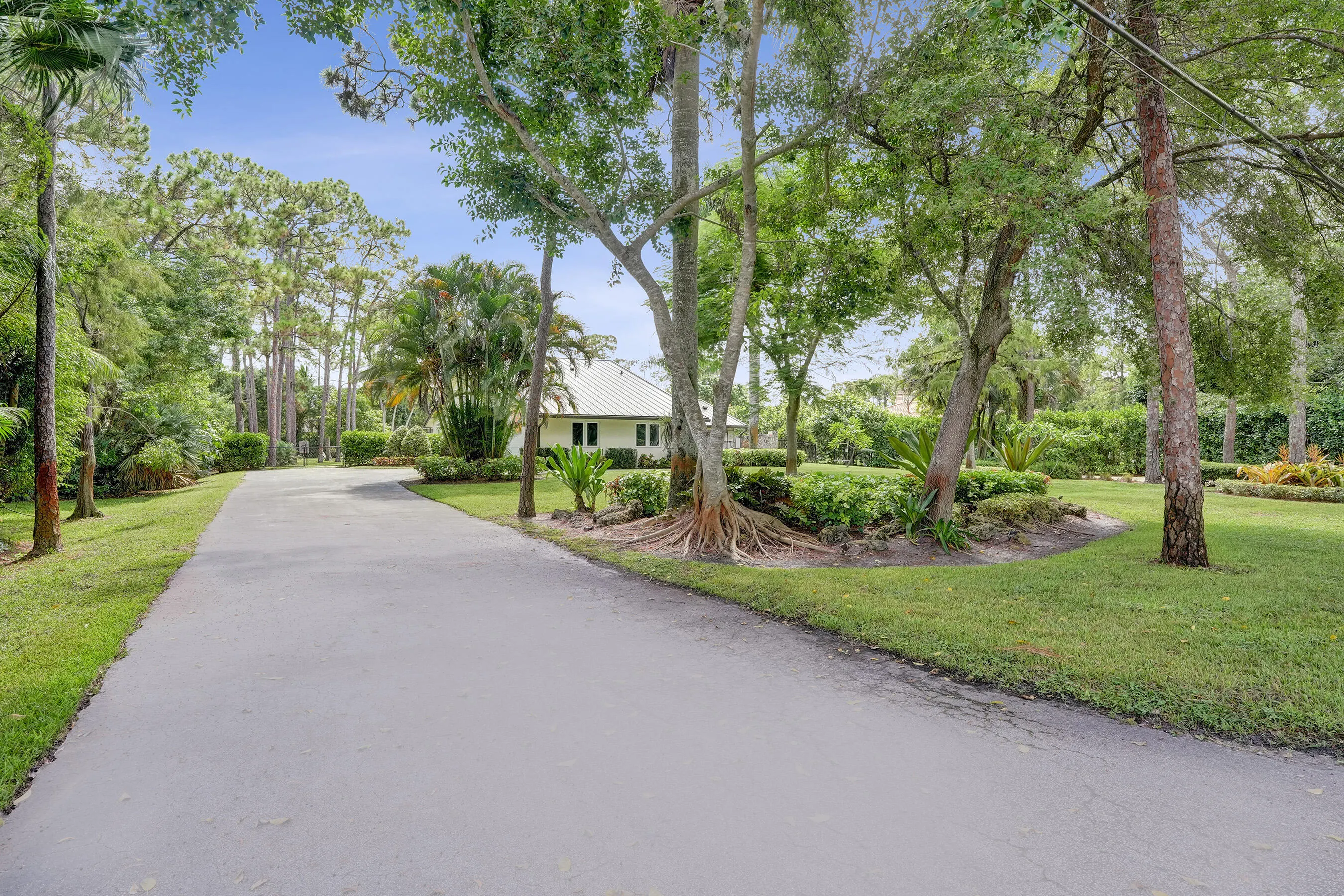 6146 NW 66TH Avenue