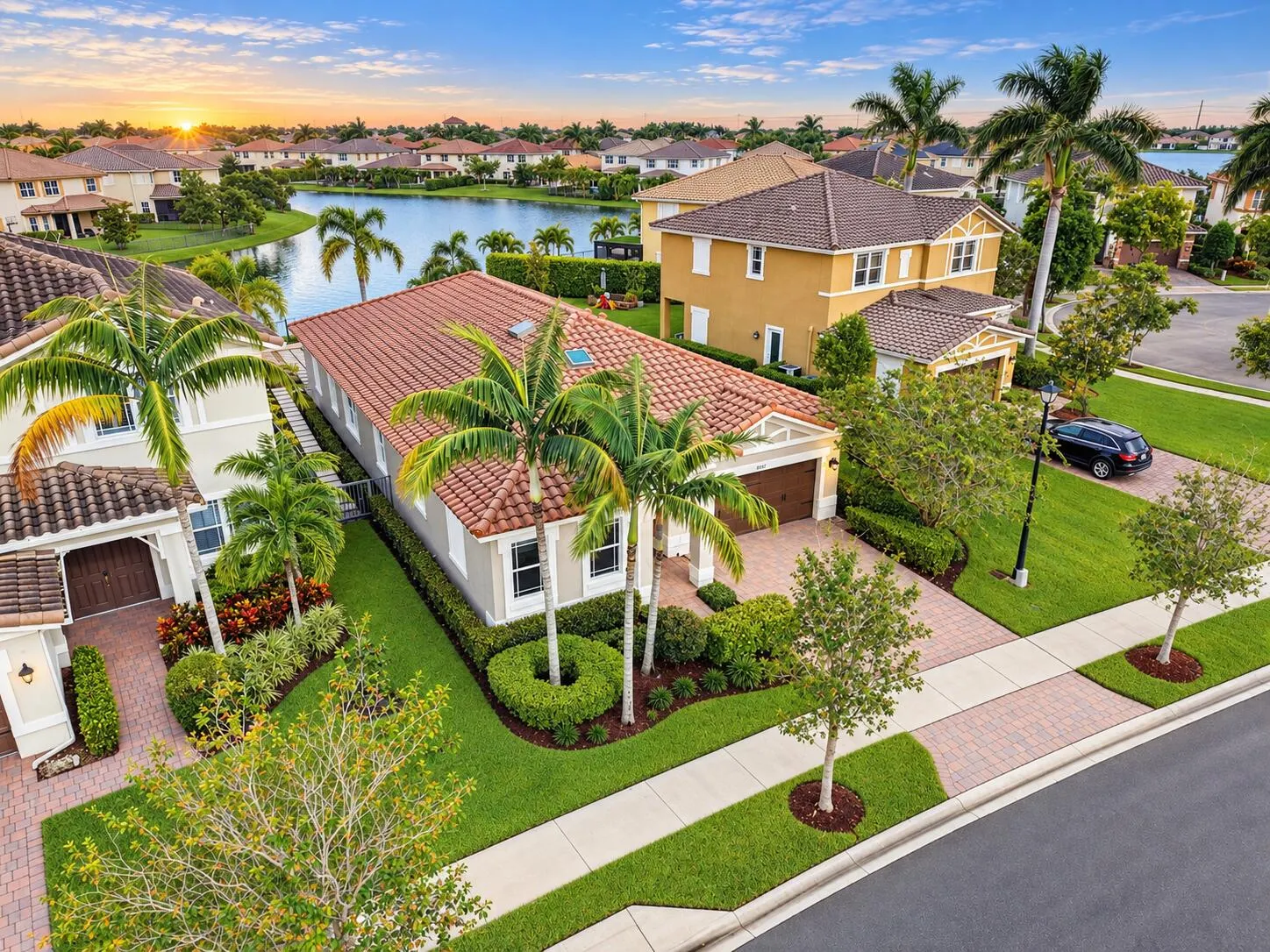 8561 LAKESIDE Bend