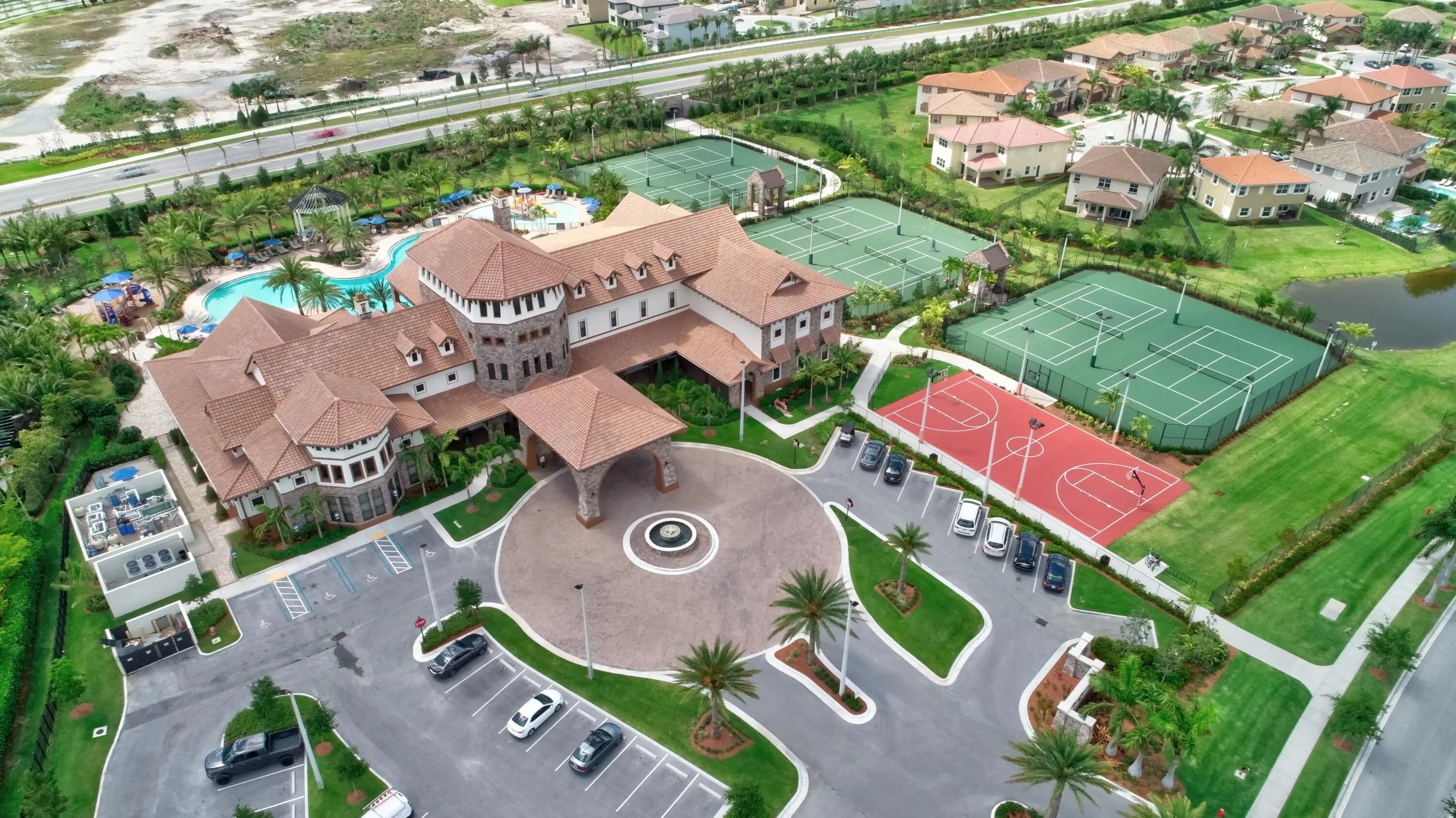 8561 LAKESIDE Bend