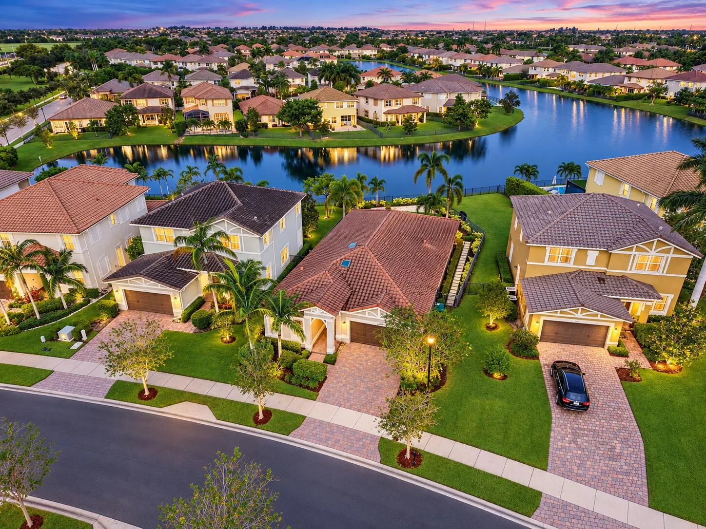 8561 LAKESIDE Bend