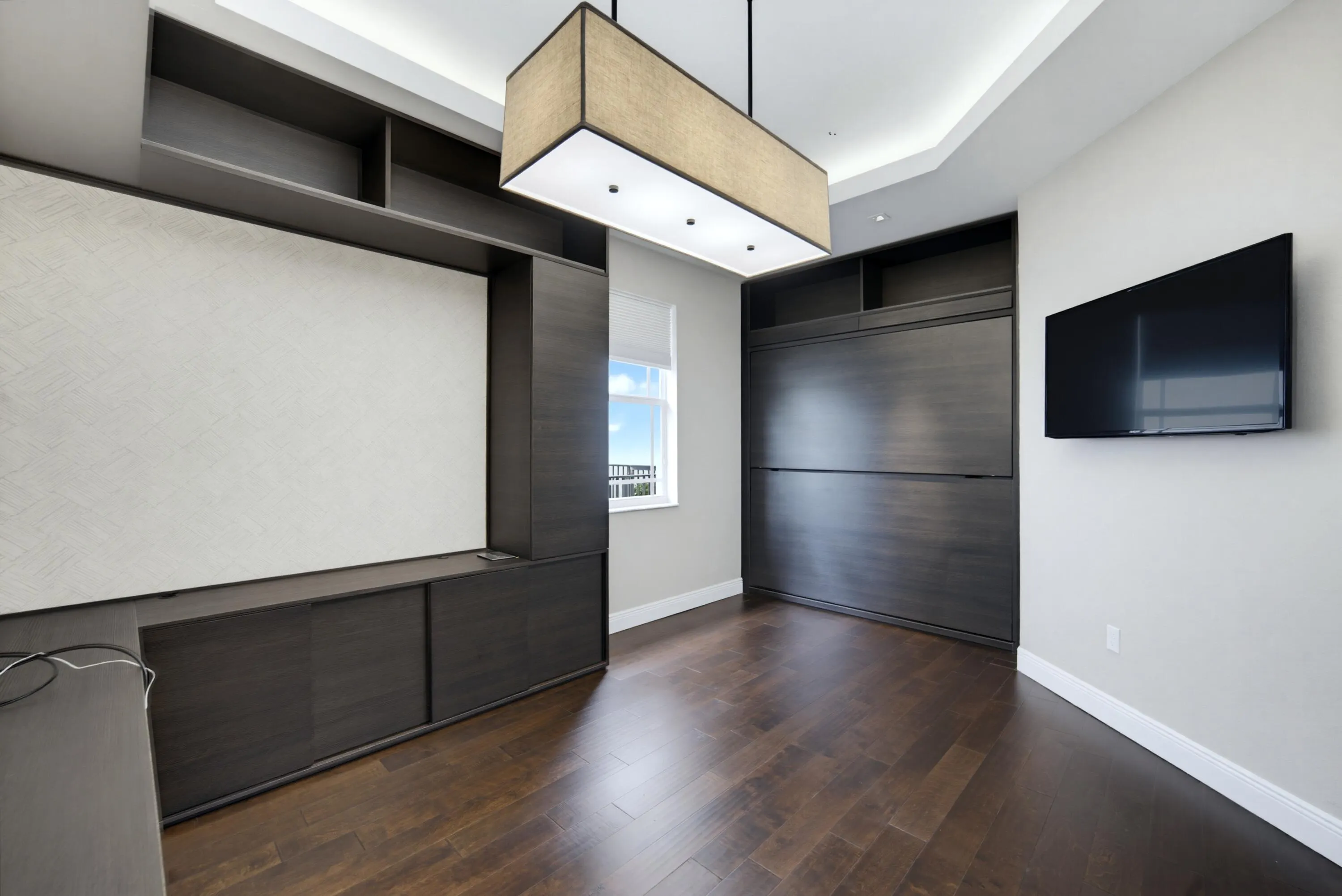 8561 LAKESIDE Bend