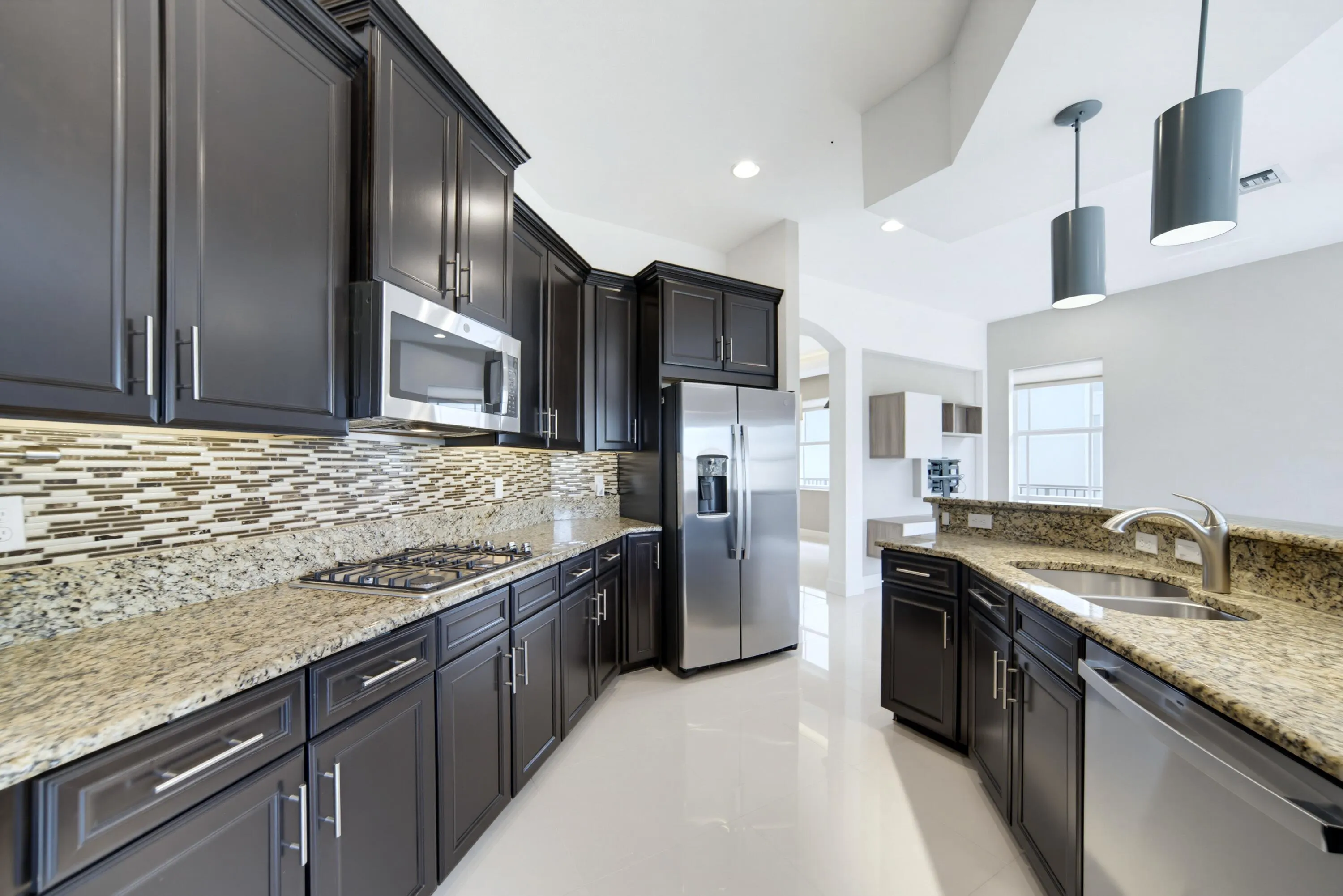 8561 LAKESIDE Bend