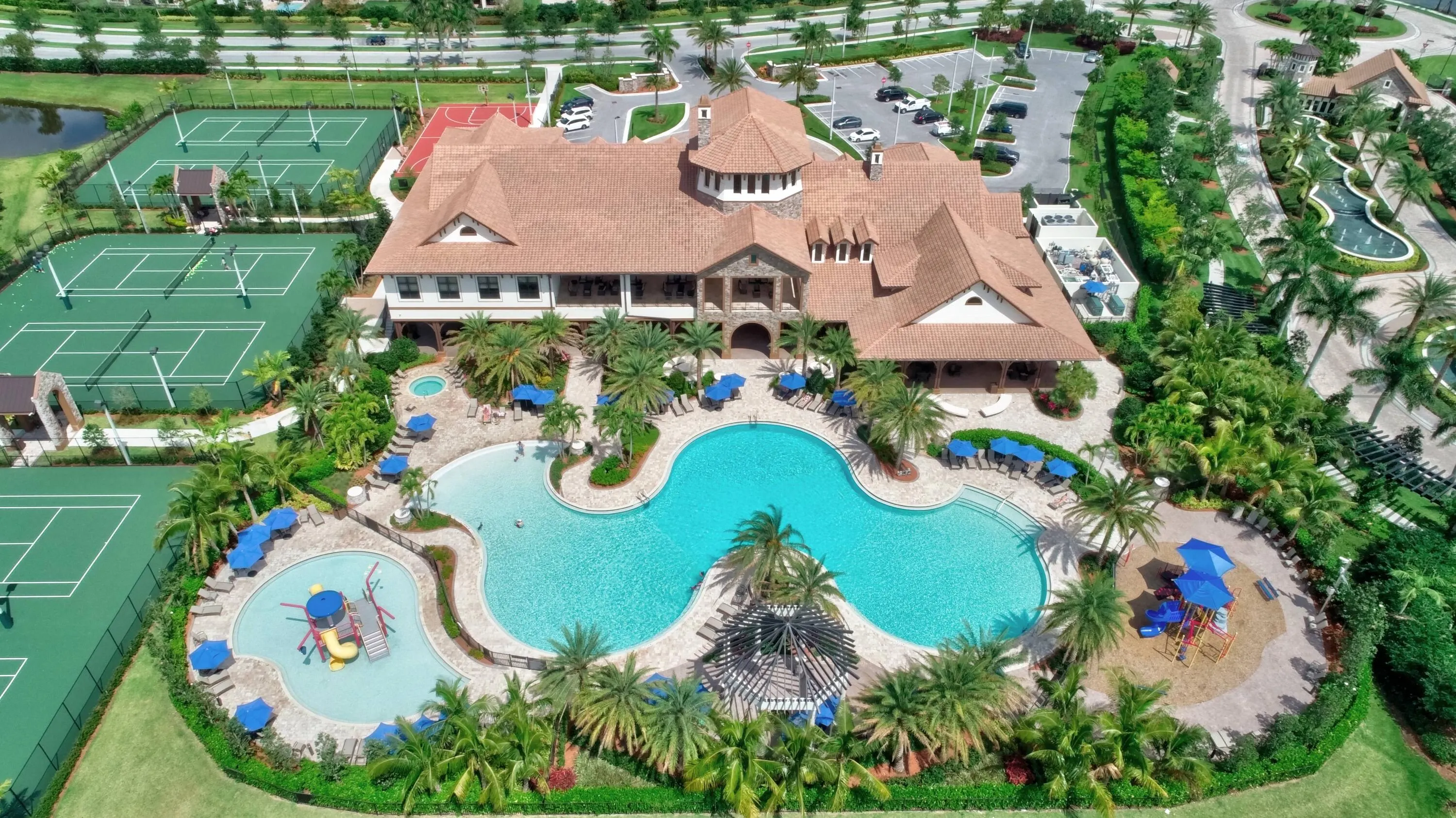 8561 LAKESIDE Bend
