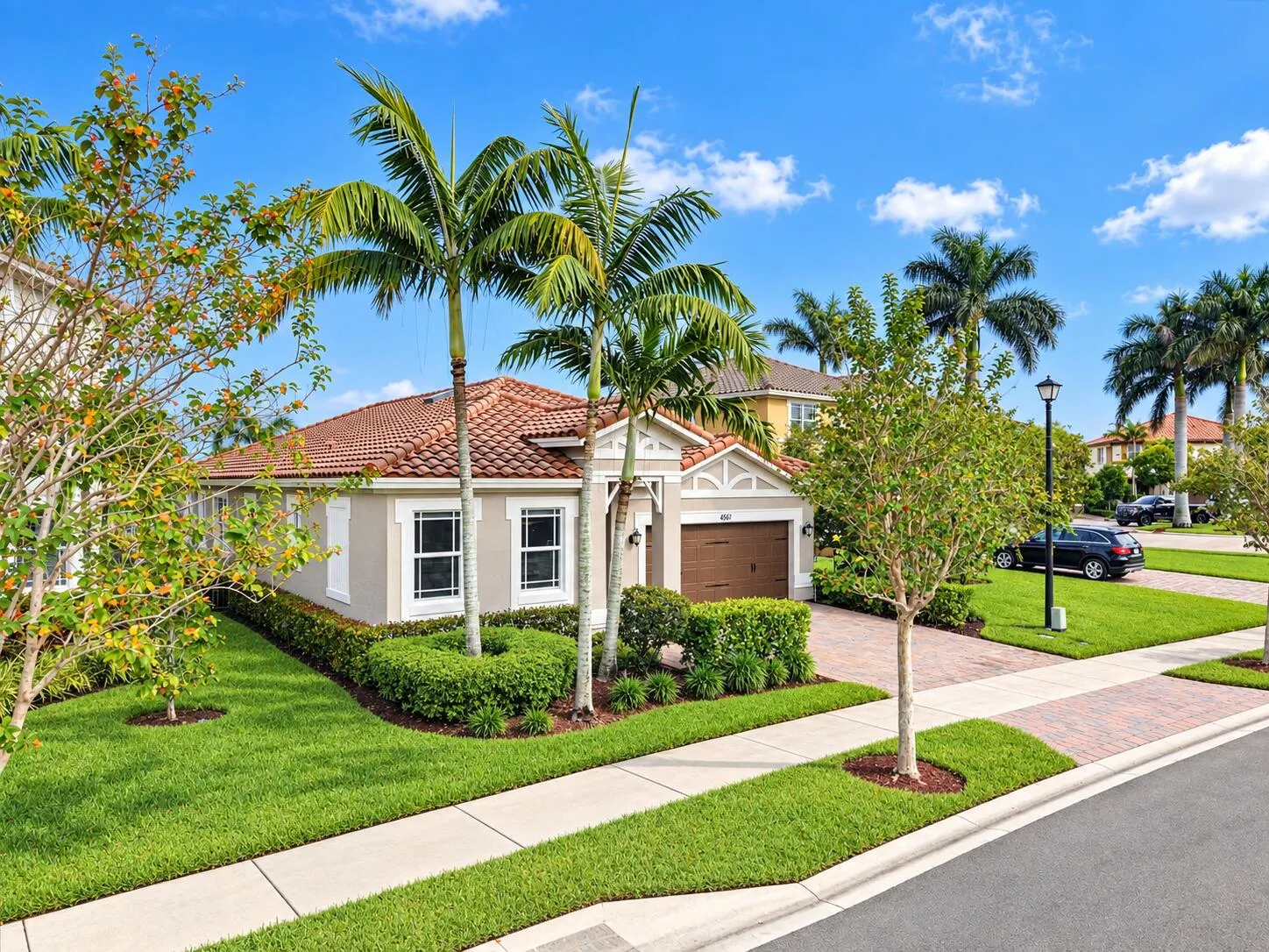 8561 LAKESIDE Bend
