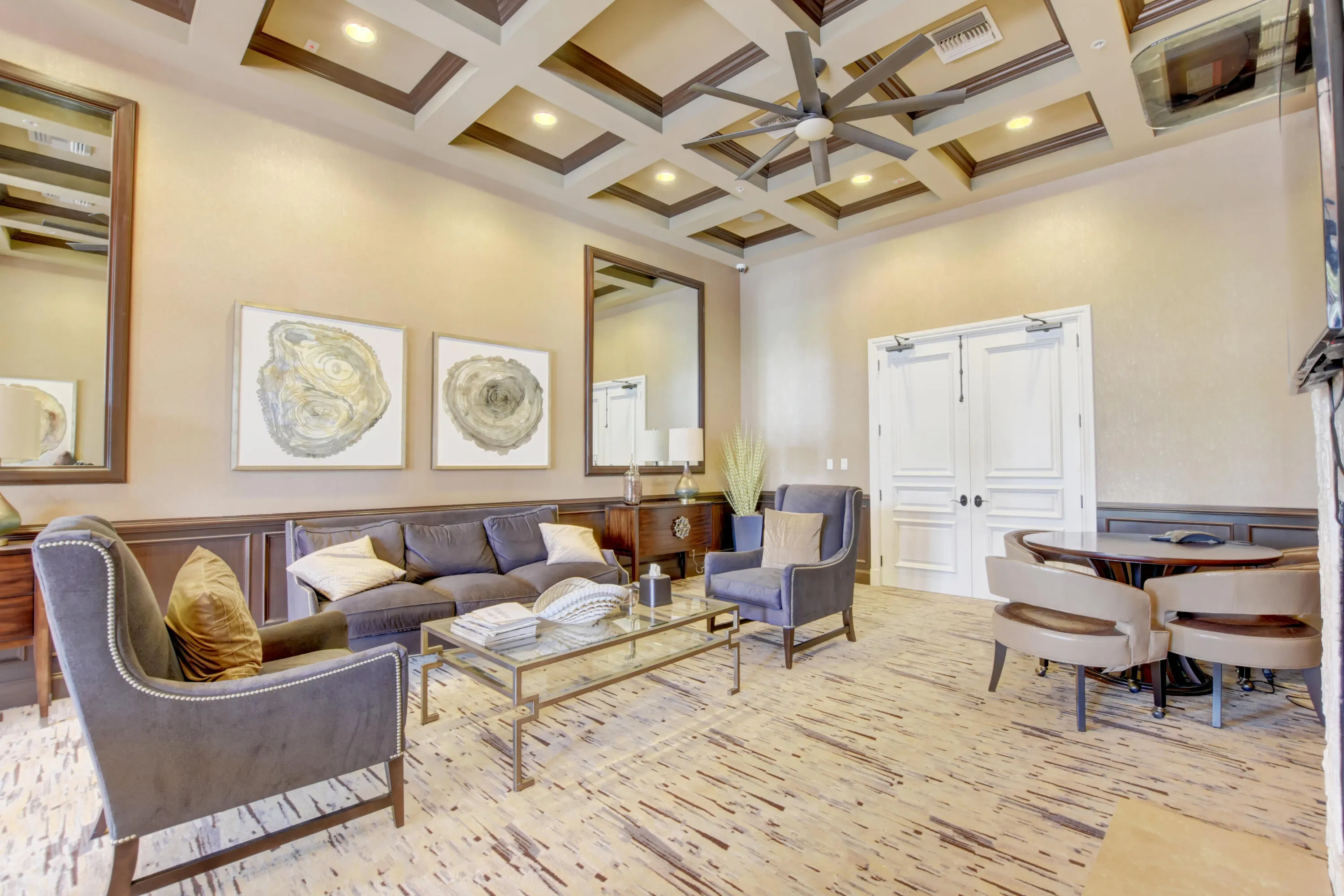 8561 LAKESIDE Bend