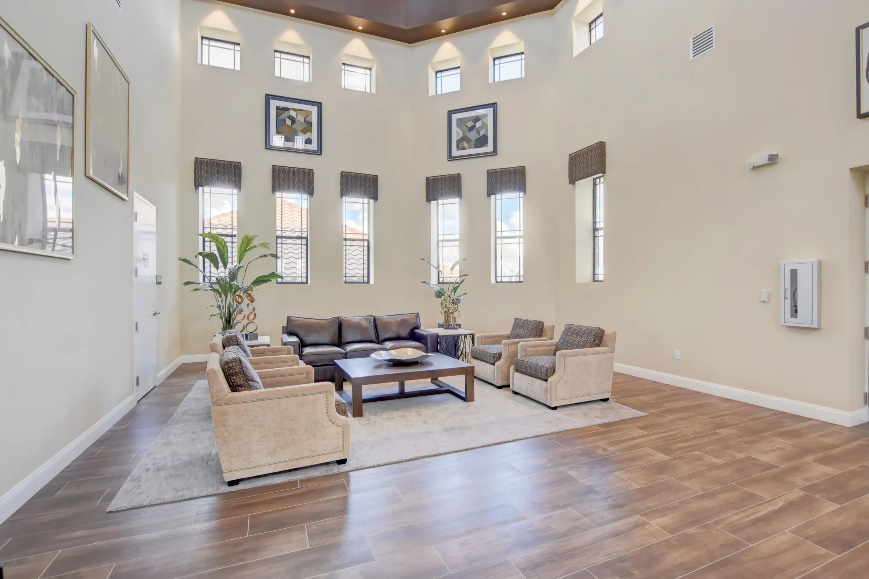 8561 LAKESIDE Bend