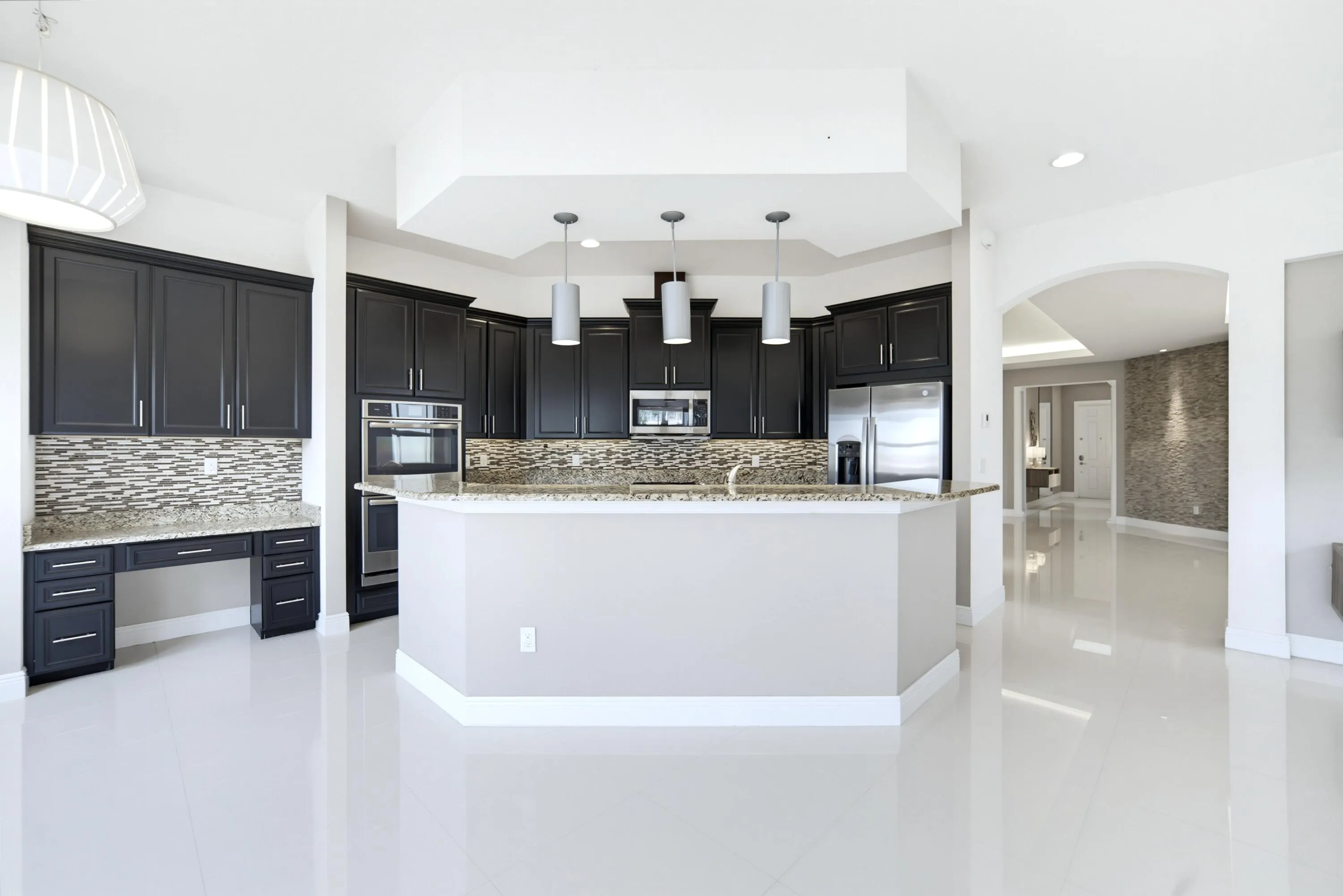 8561 LAKESIDE Bend