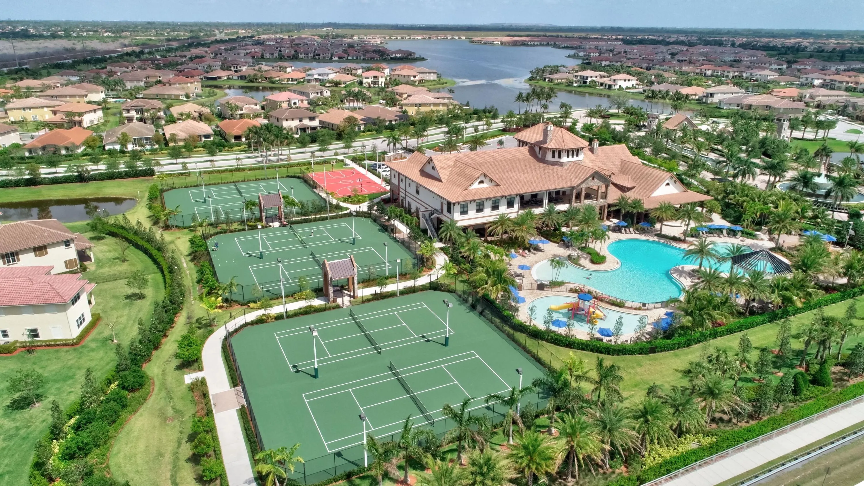 8561 LAKESIDE Bend