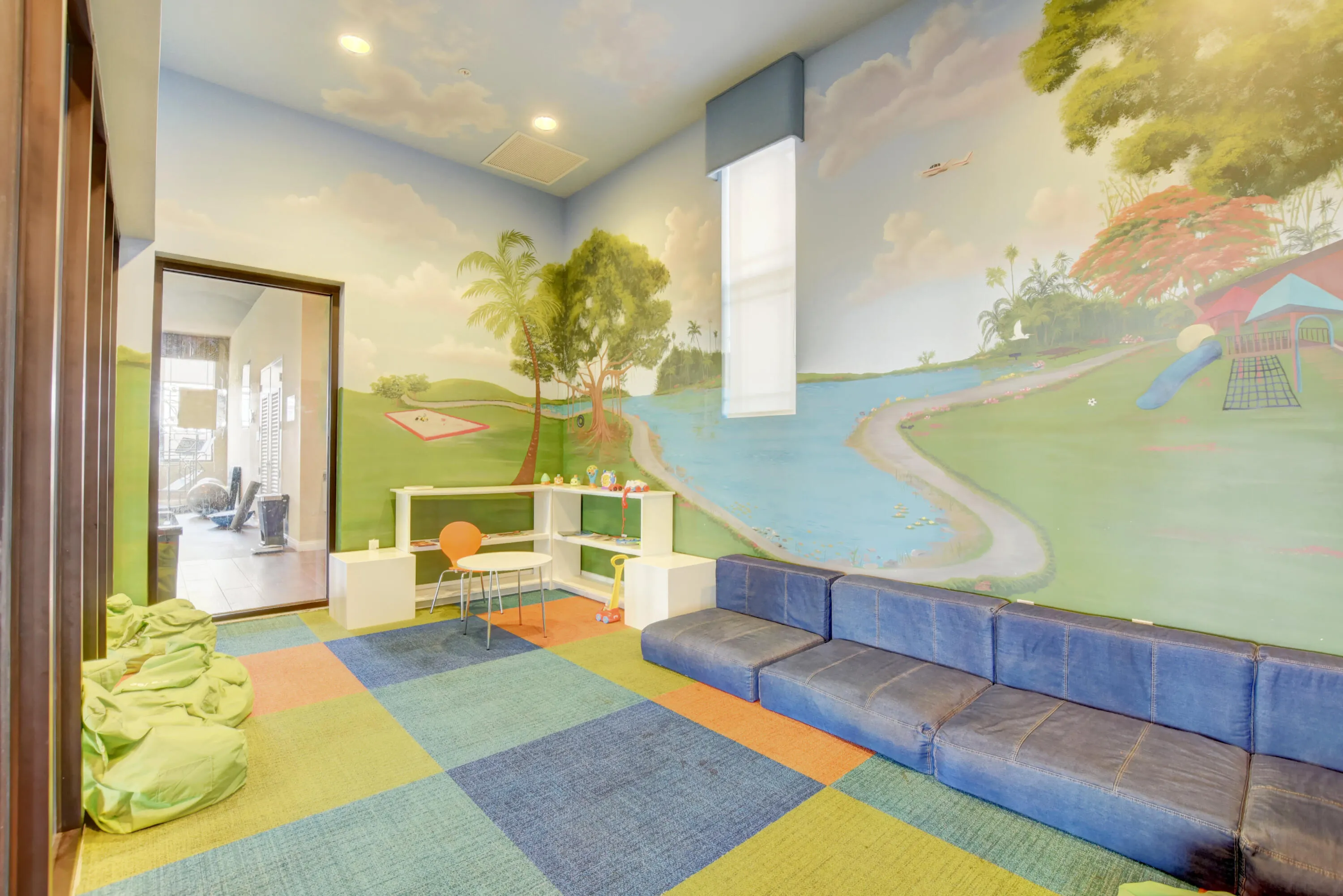 8561 LAKESIDE Bend