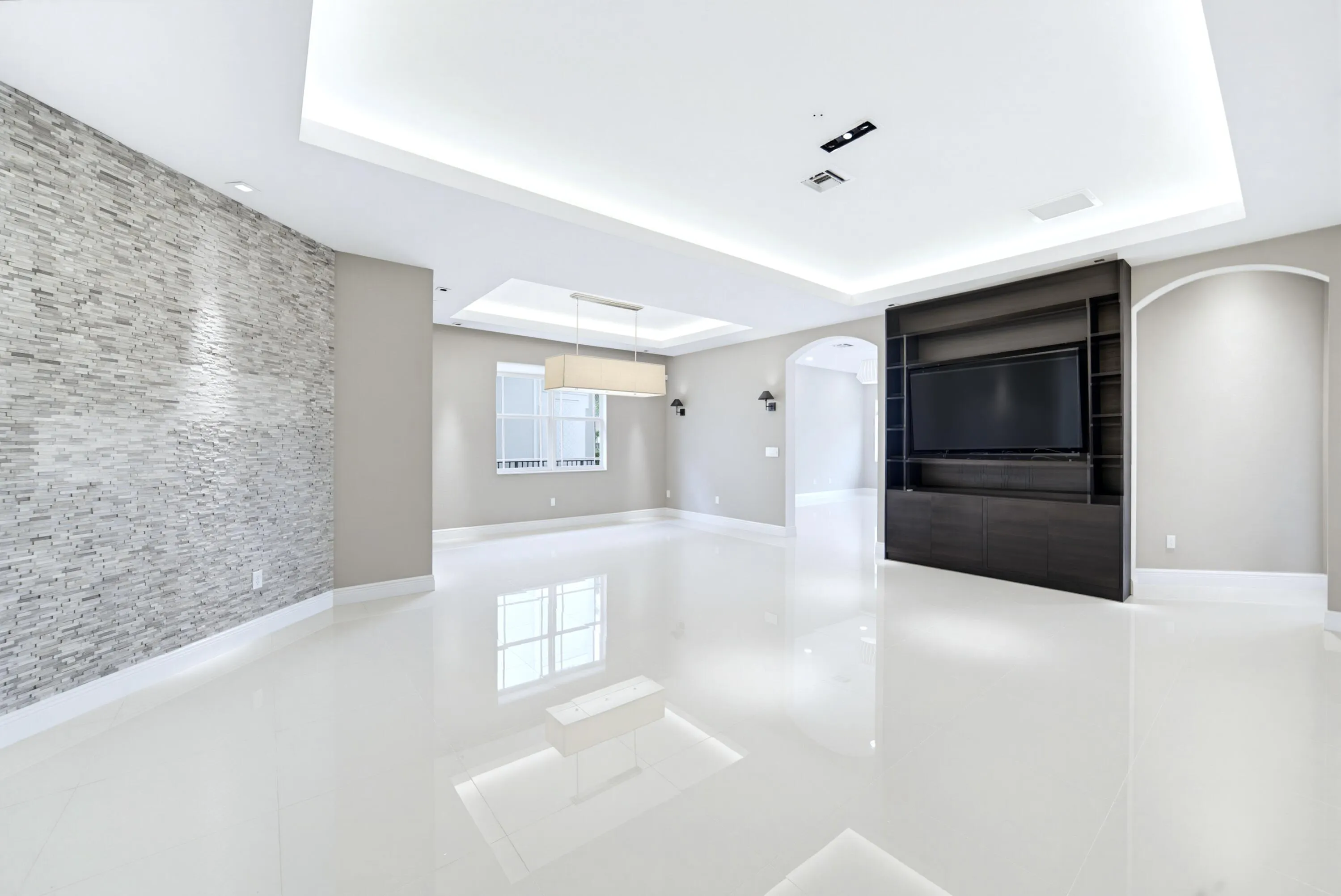 8561 LAKESIDE Bend