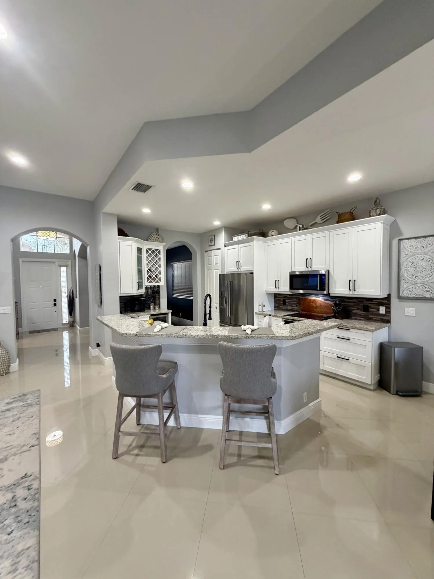 12200 NW 77TH Manor