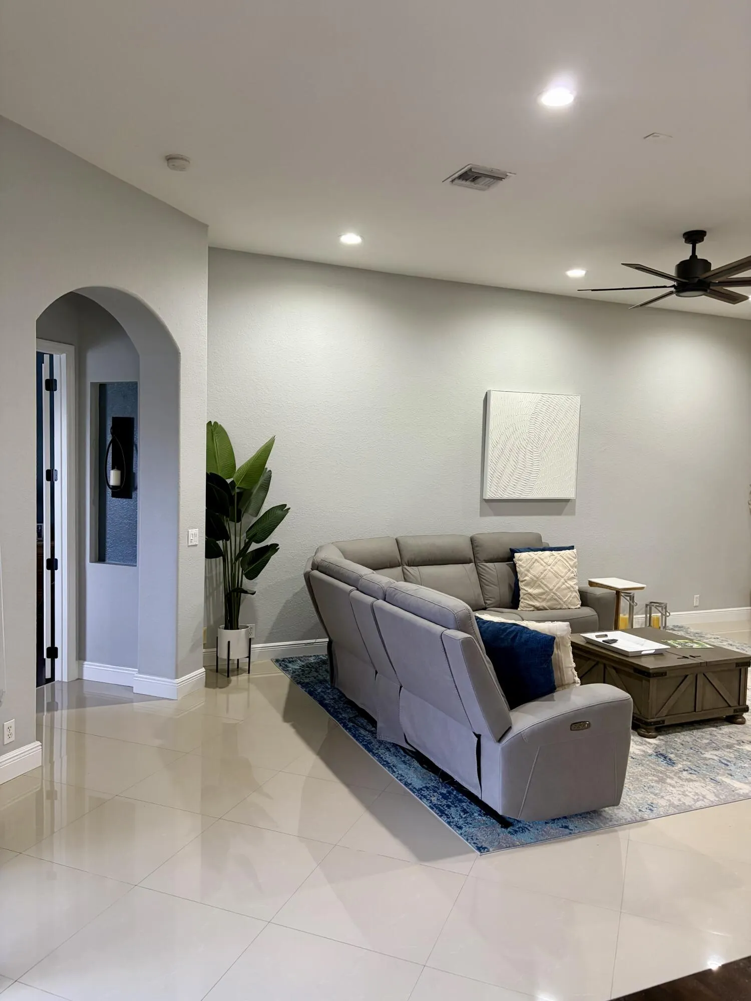 12200 NW 77TH Manor