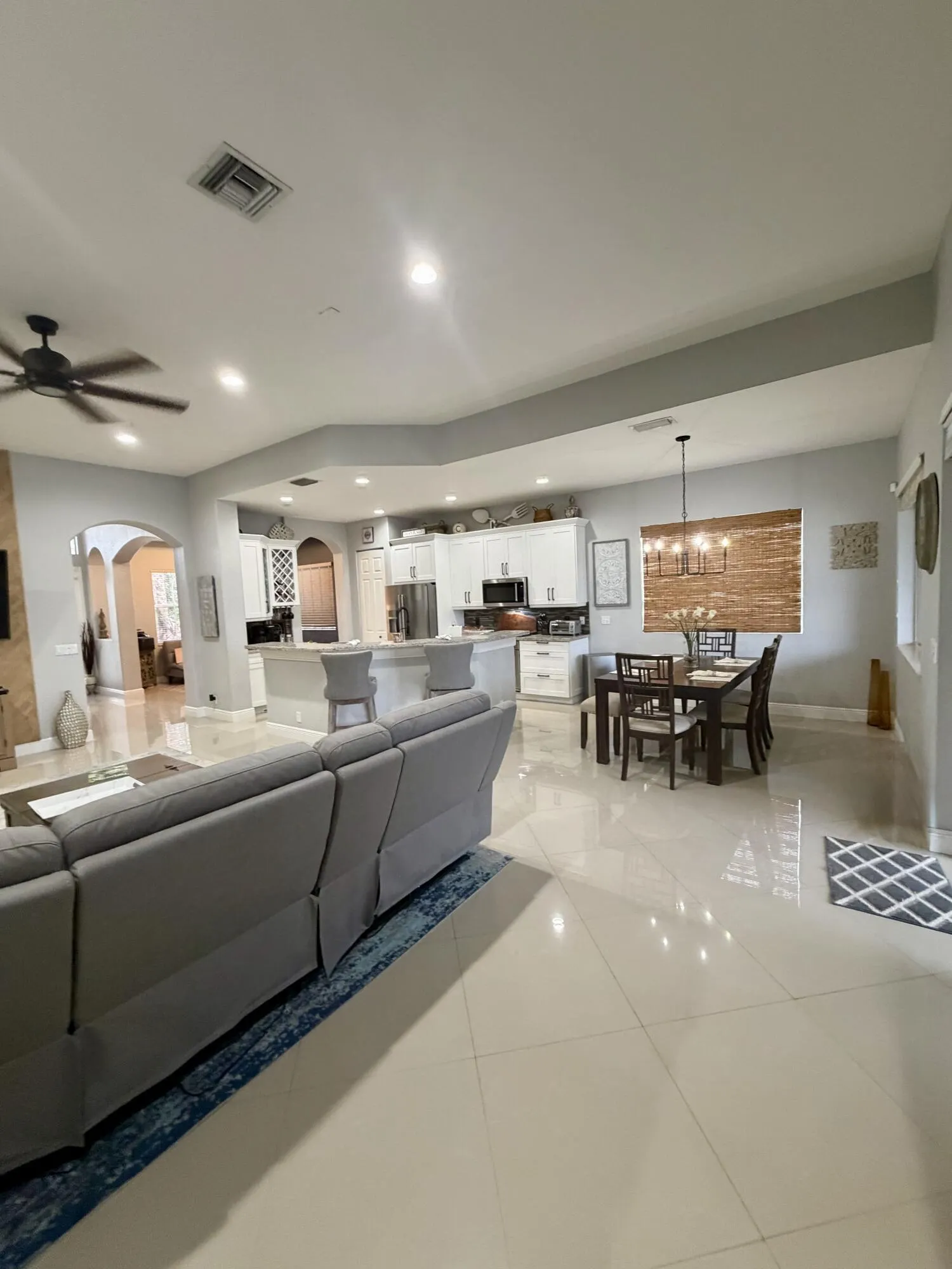 12200 NW 77TH Manor