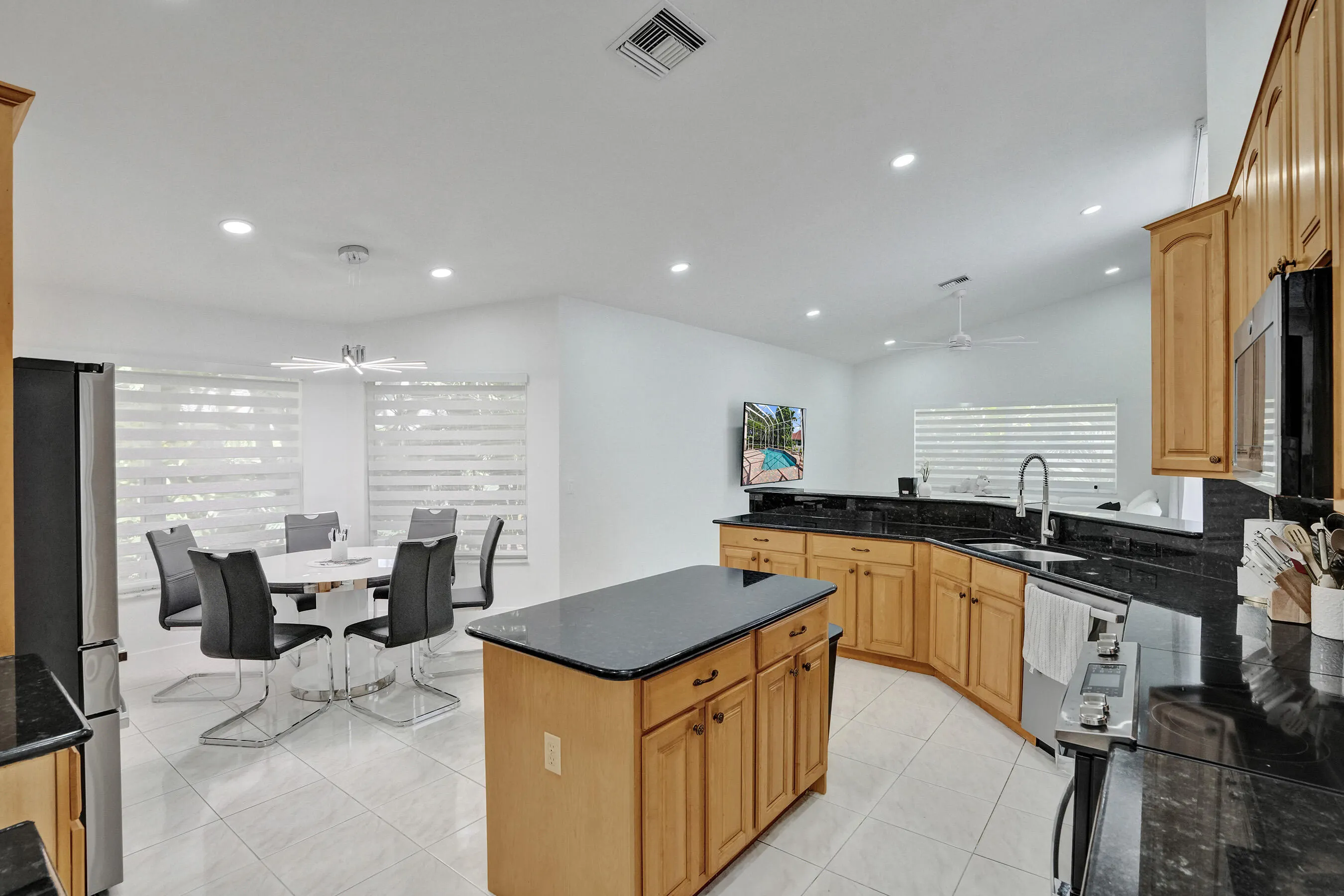 6020 NW 61ST Manor