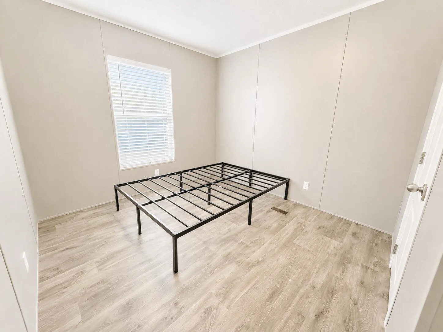 1121 ORANGE Loop