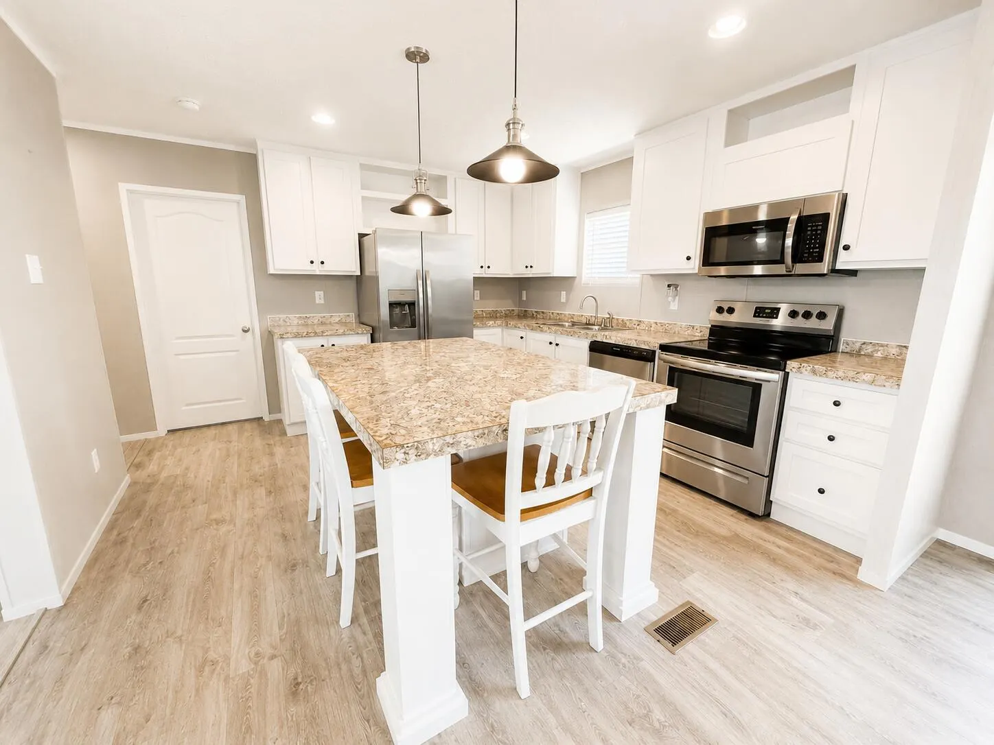 1121 ORANGE Loop
