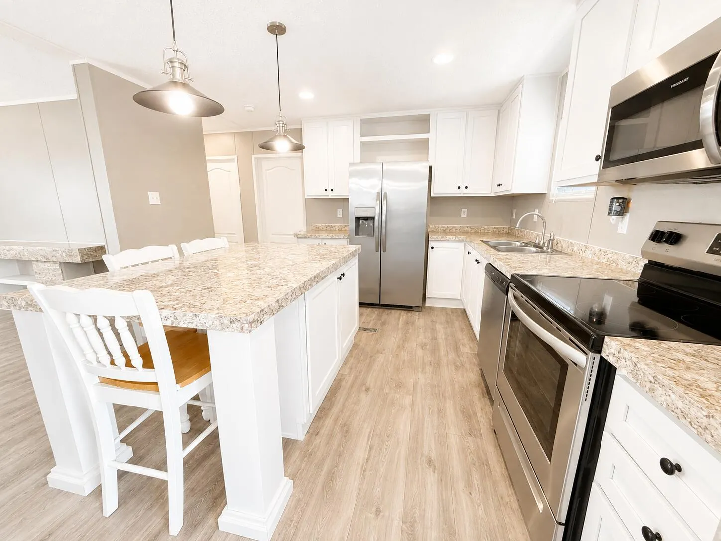 1121 ORANGE Loop