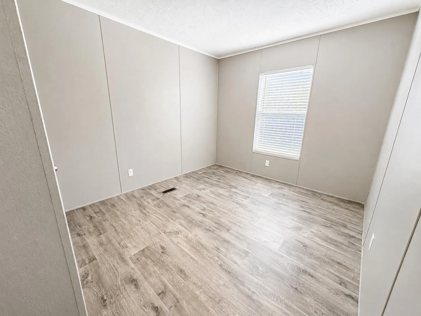 1121 ORANGE Loop